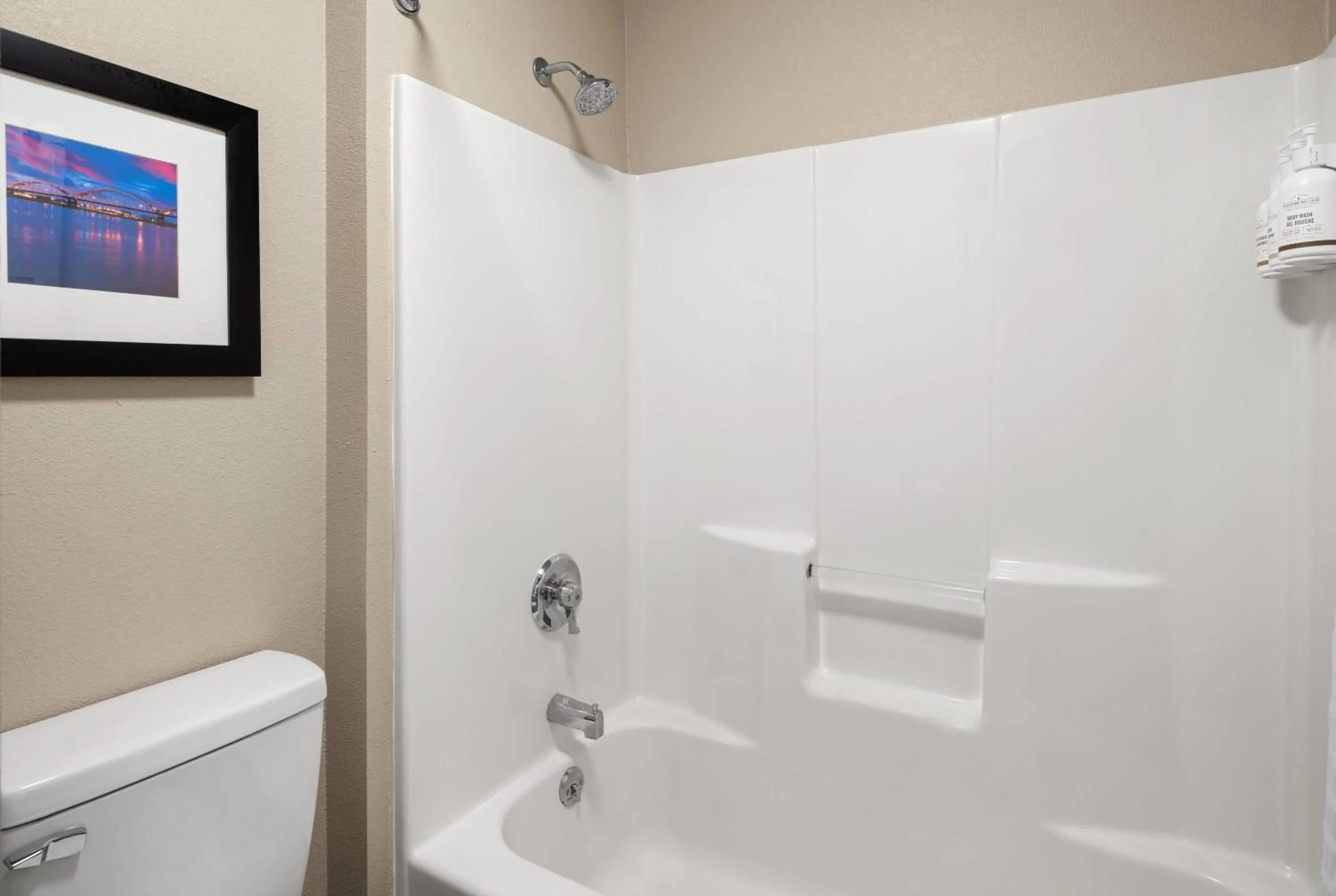 King Room - Non-Smoking in Baymont by Wyndham Davenport