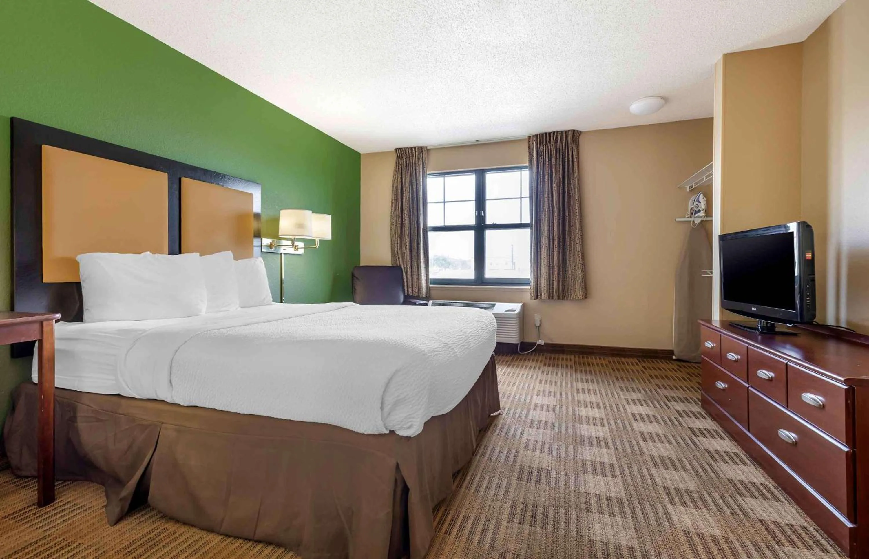 Queen Studio - Disability Access/Non-Smoking in Extended Stay America Suites - Austin - Round Rock - South