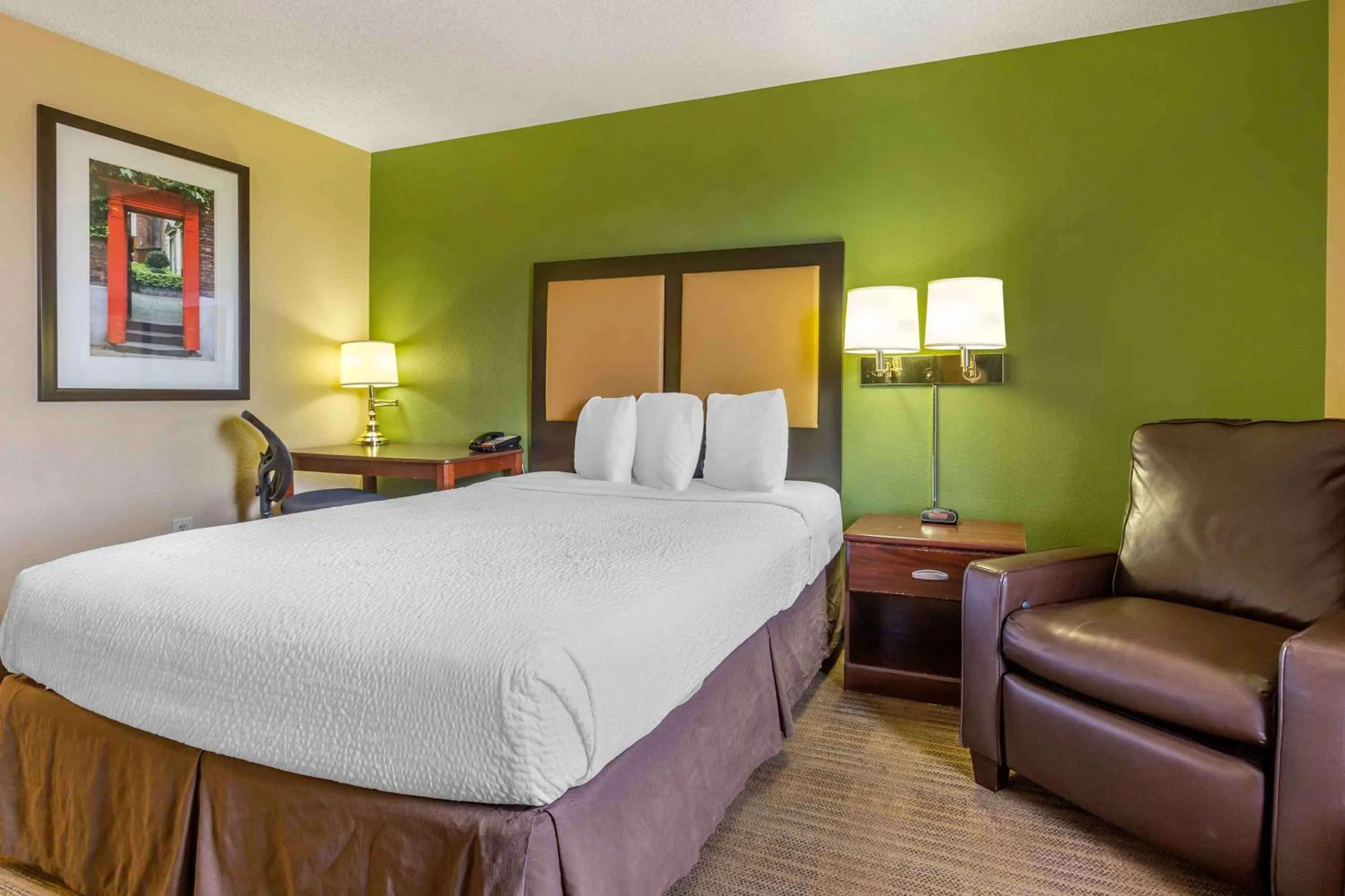 Queen Studio - Non-Smoking in Extended Stay America Select Suites - Phoenix - Deer Valley