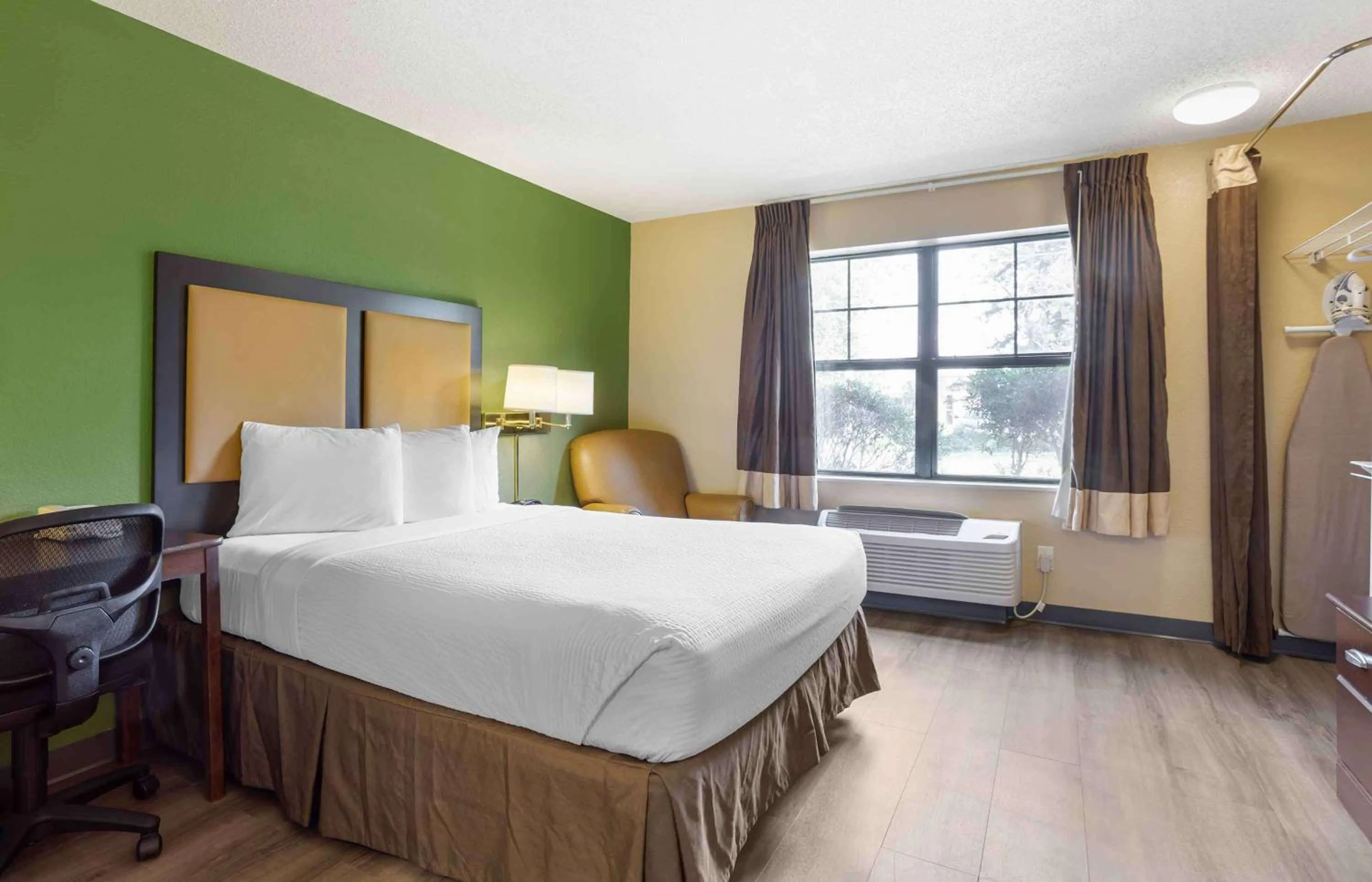 Queen Studio - Non-Smoking in Extended Stay America Suites - Somerset - Franklin