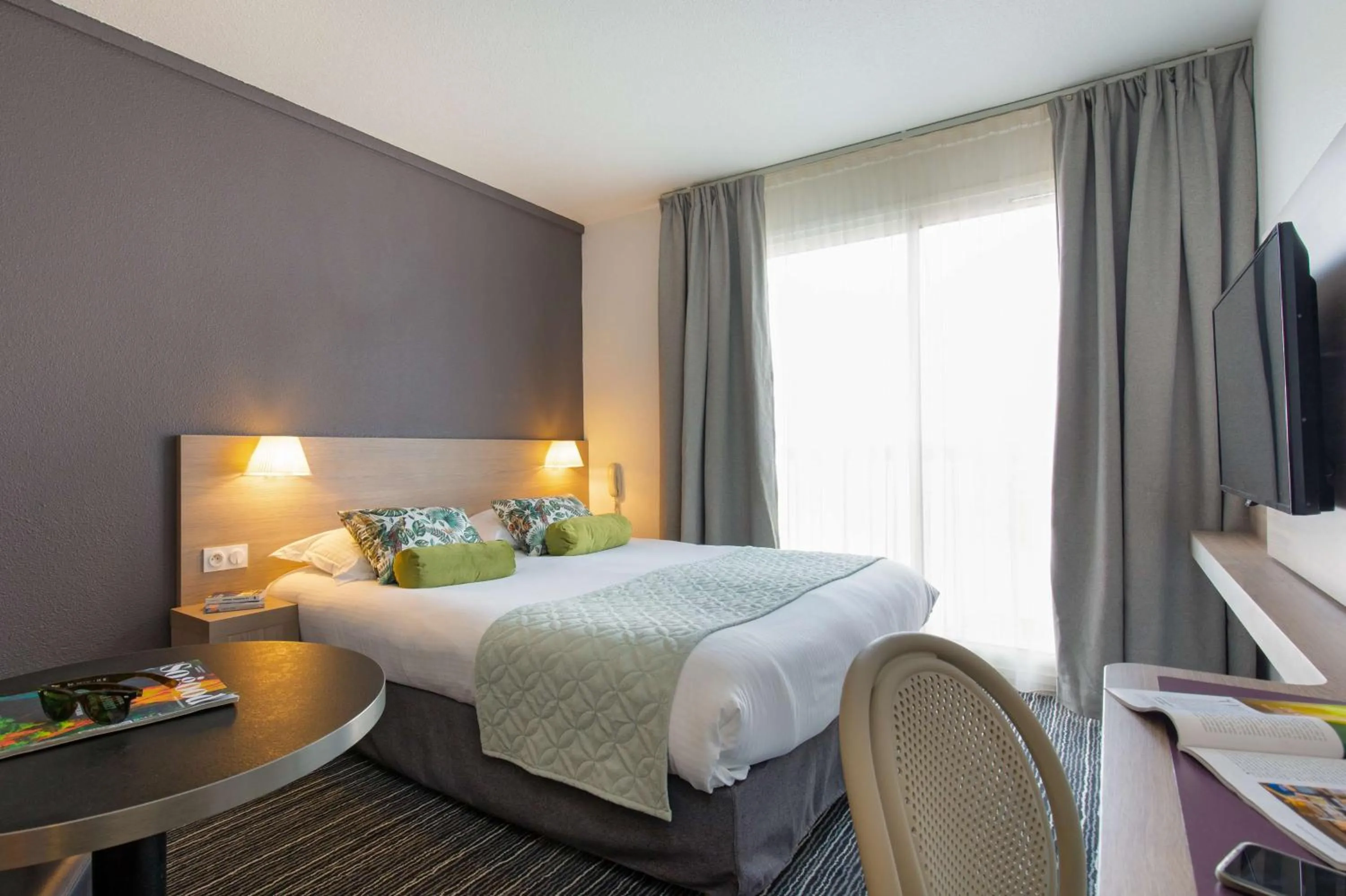 Standard Queen Room - Non-Smoking in Best Western Plus La Marina