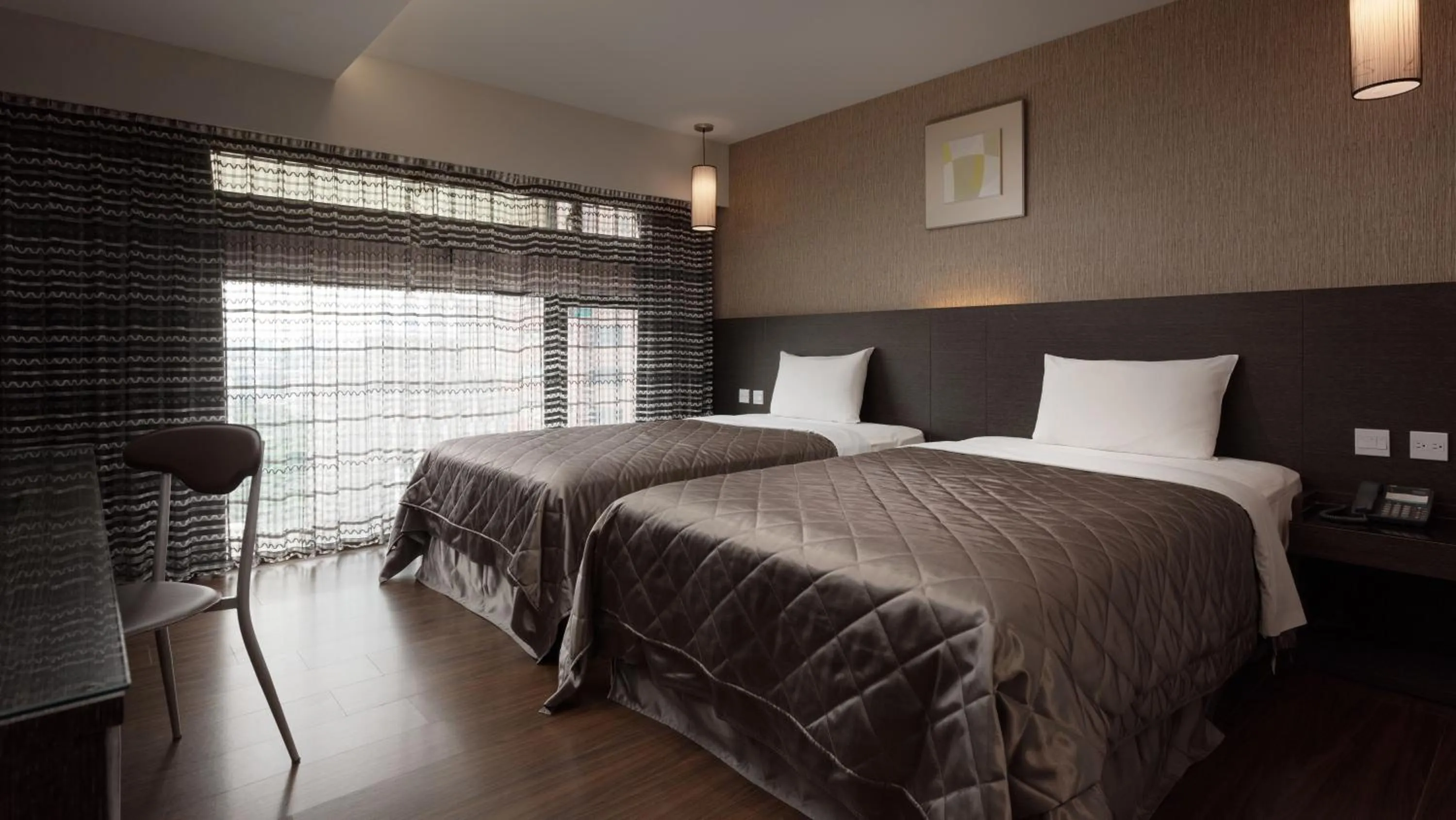 Standard Twin Room in Fine Hotel