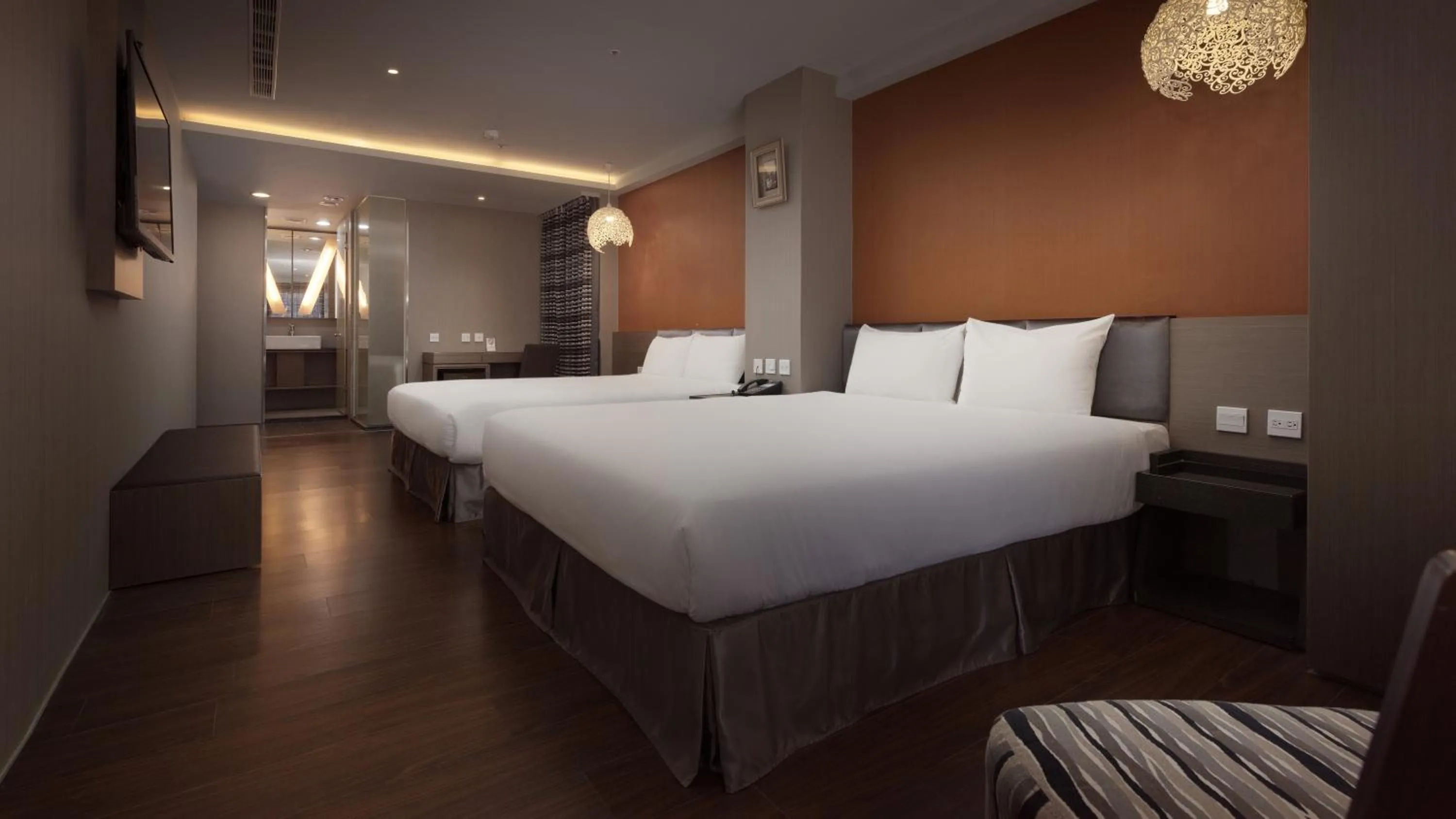 Deluxe Quadruple Room in Fine Hotel