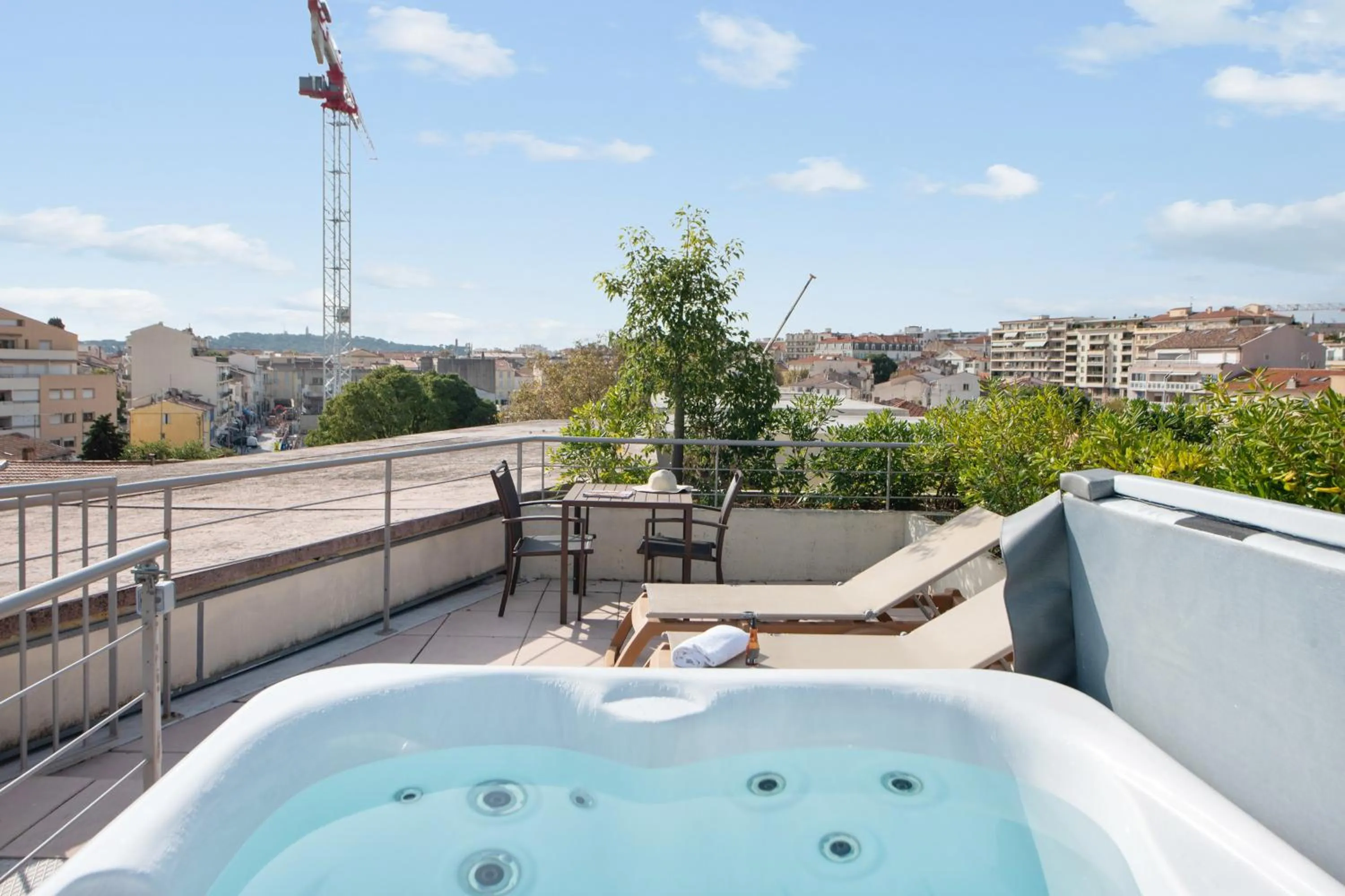 One-Bedroom Apartment with Spa Bath, Air Conditioning and Terrace (4 People) - View Port in Résidence Pierre & Vacances Premium Port Prestige