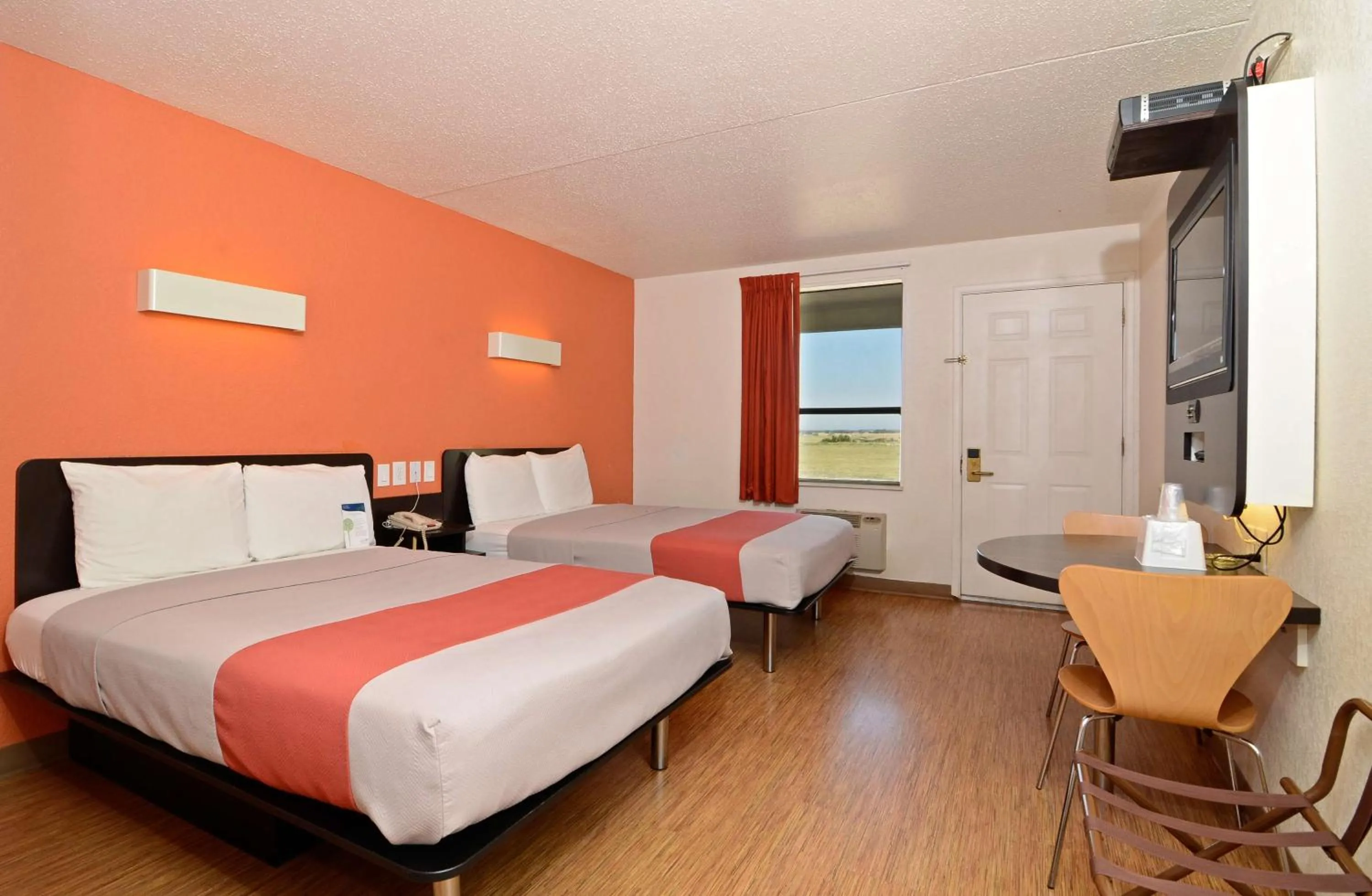 Deluxe Quadruple Room - single occupancy - Non-Smoking in Motel 6-South Haven, KS