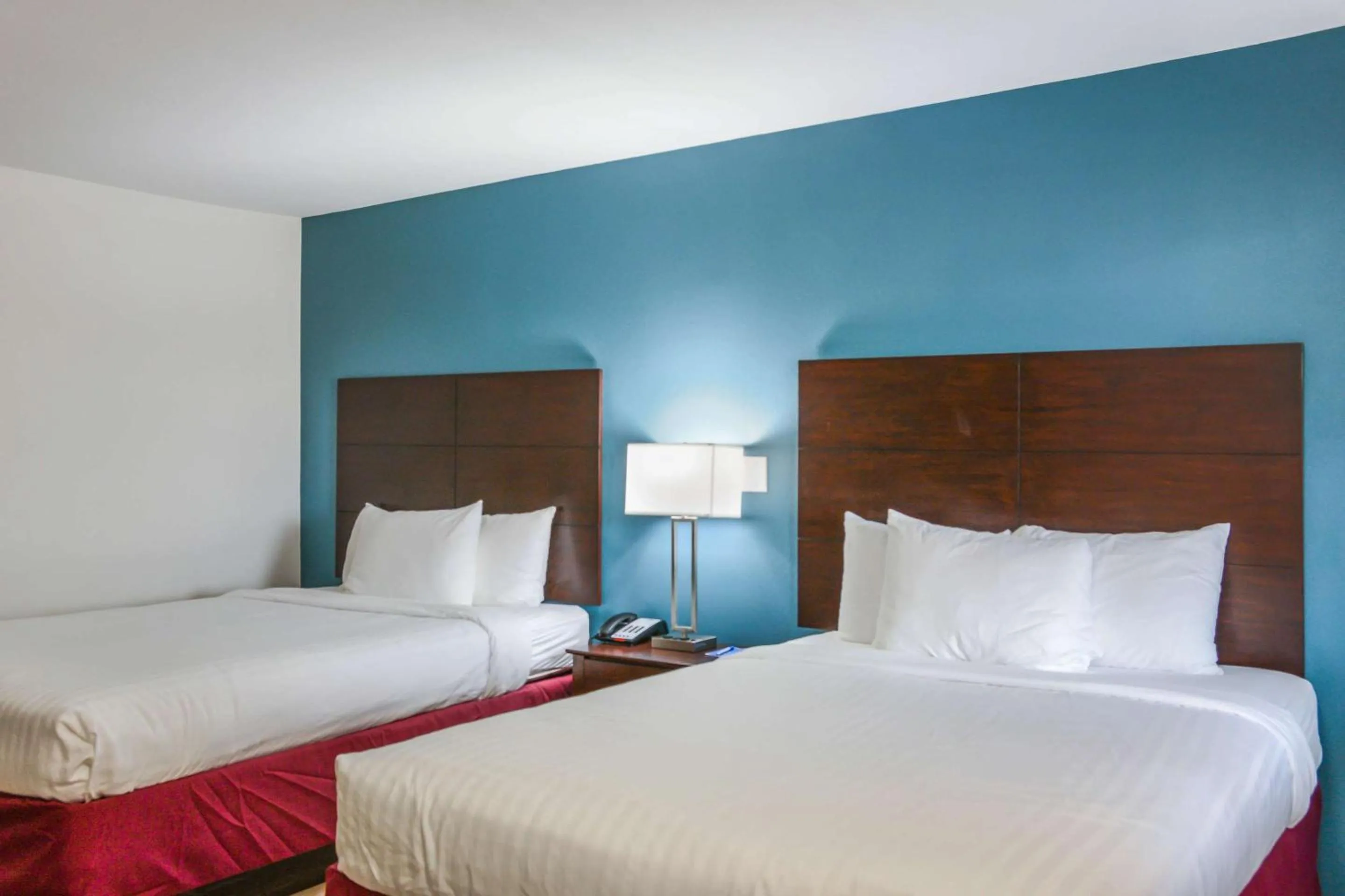 Queen Room with Two Queen Beds - Non-Smoking in Rodeway Inn Milford