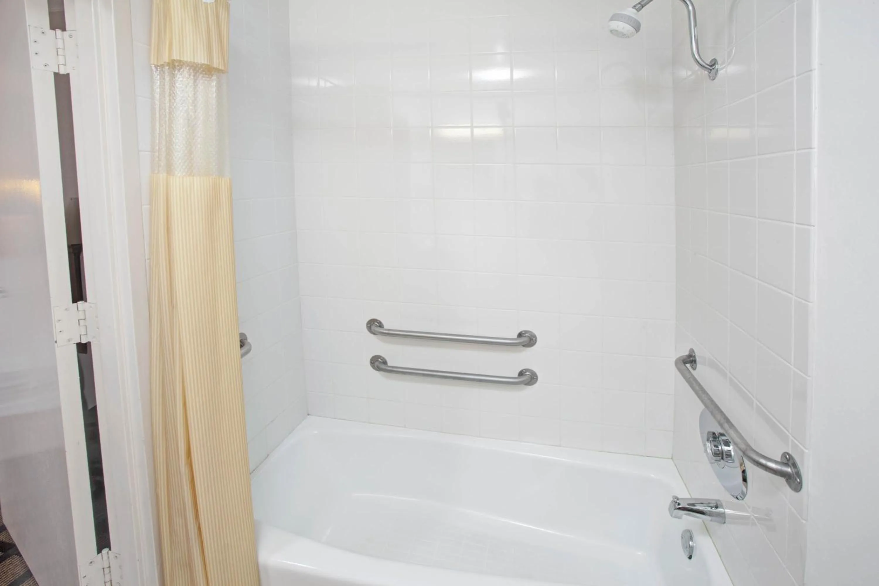 Quadruple Room - single occupancy - Non-Smoking in Motel 6-Alsip, IL