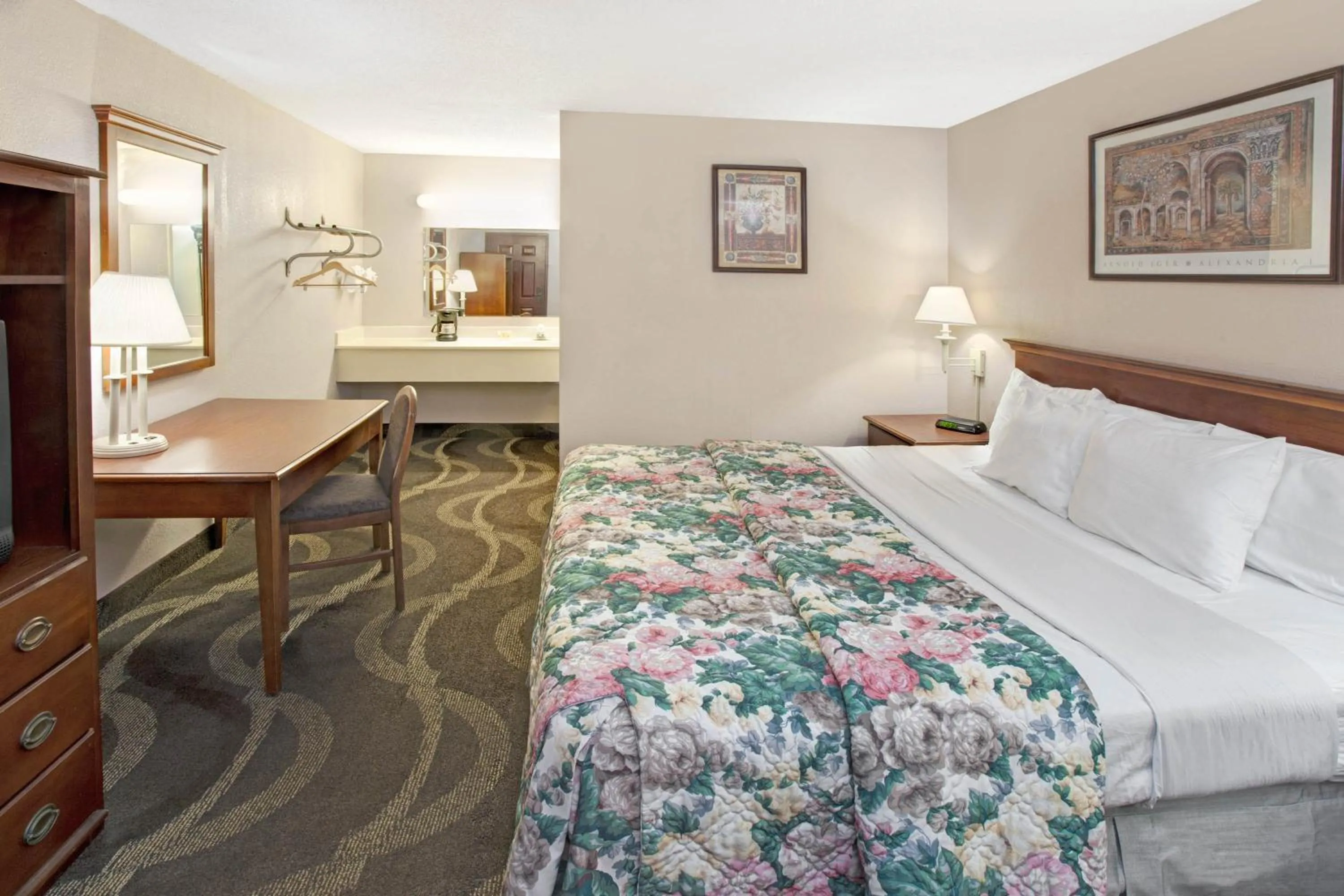 King Room - single occupancy - Non-Smoking in Motel 6-Alsip, IL