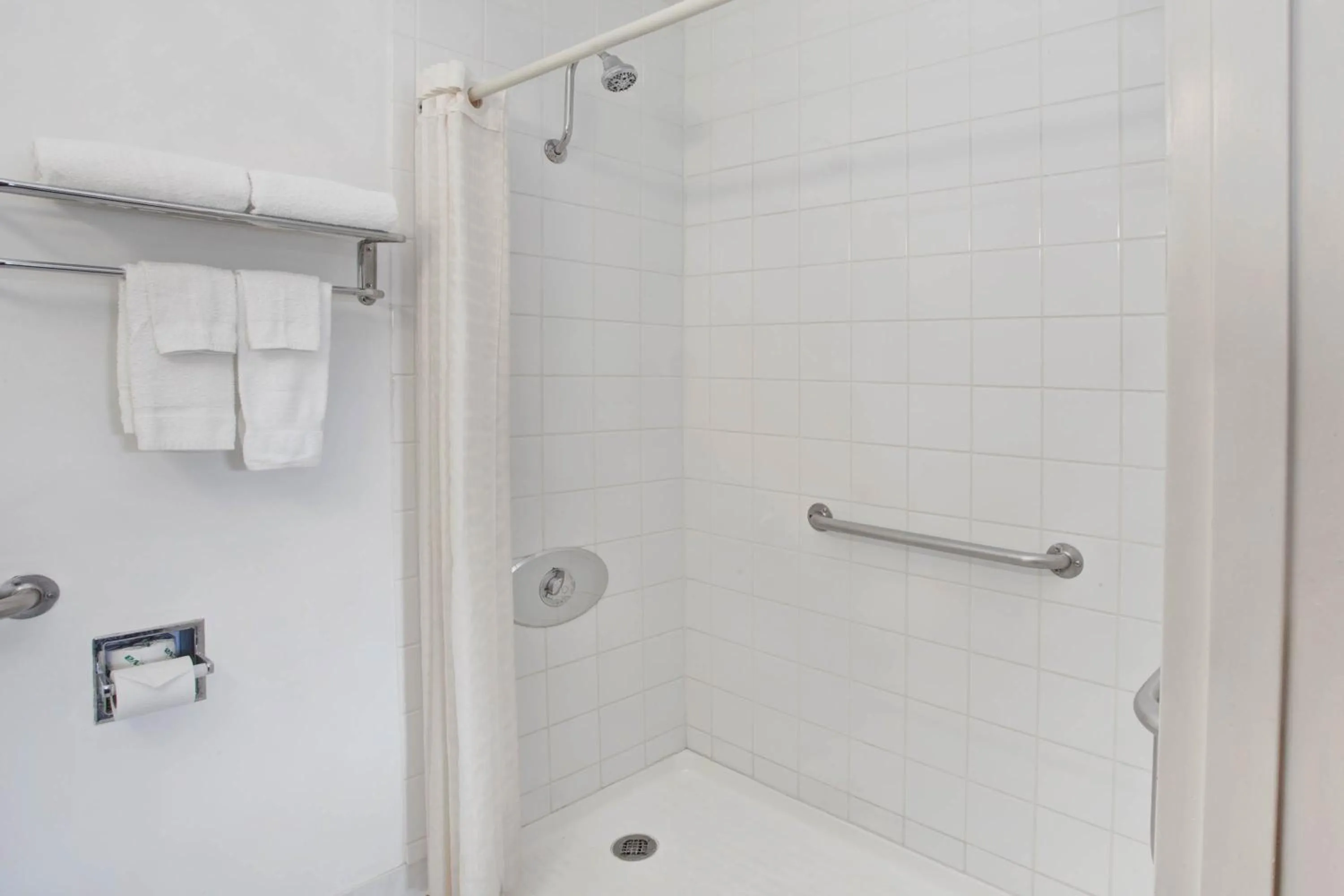 Quadruple Room - single occupancy - Disability Access - Non-Smoking in Motel 6-Alsip, IL