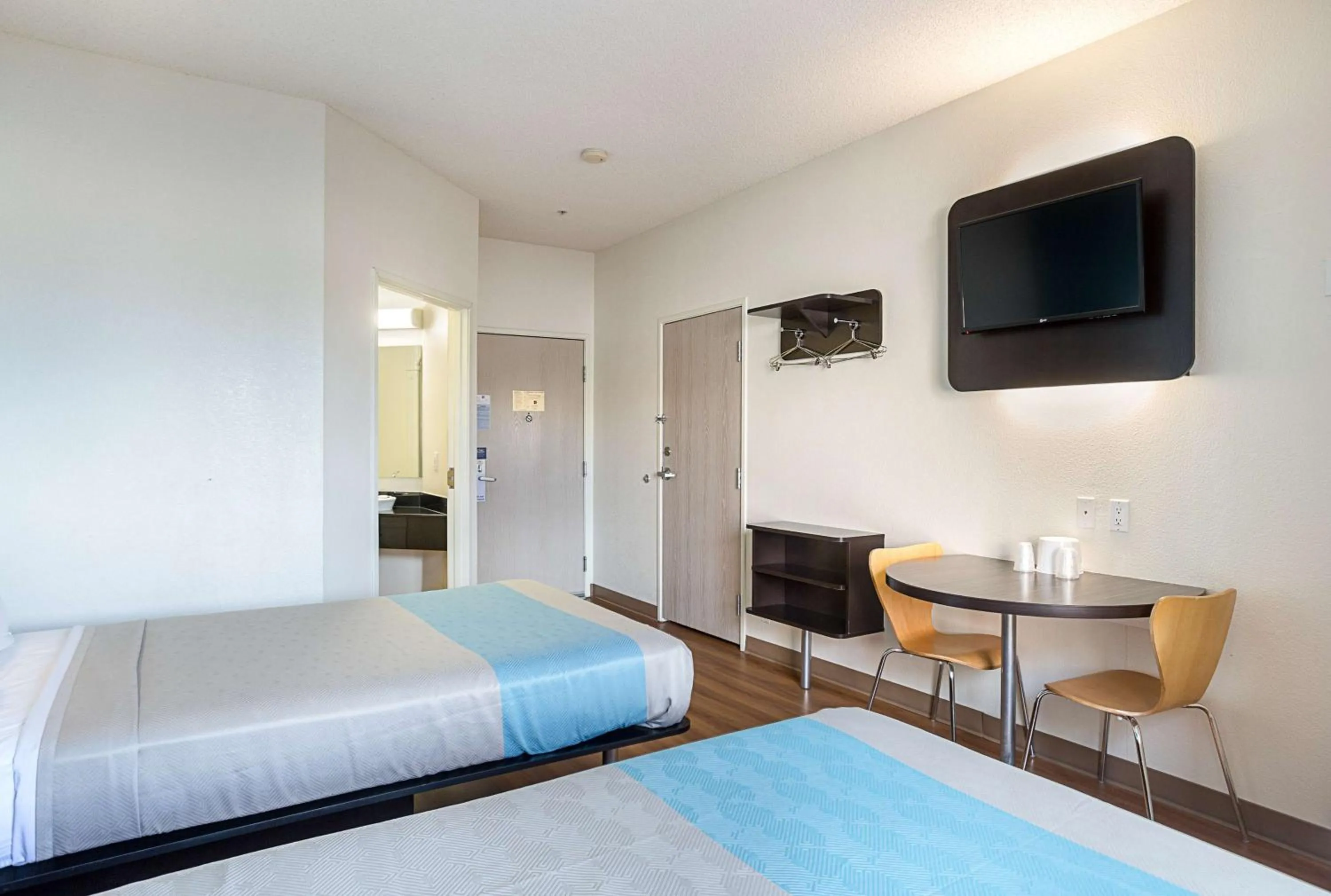 Quadruple Room - Non-Smoking in Motel 6-Page, AZ