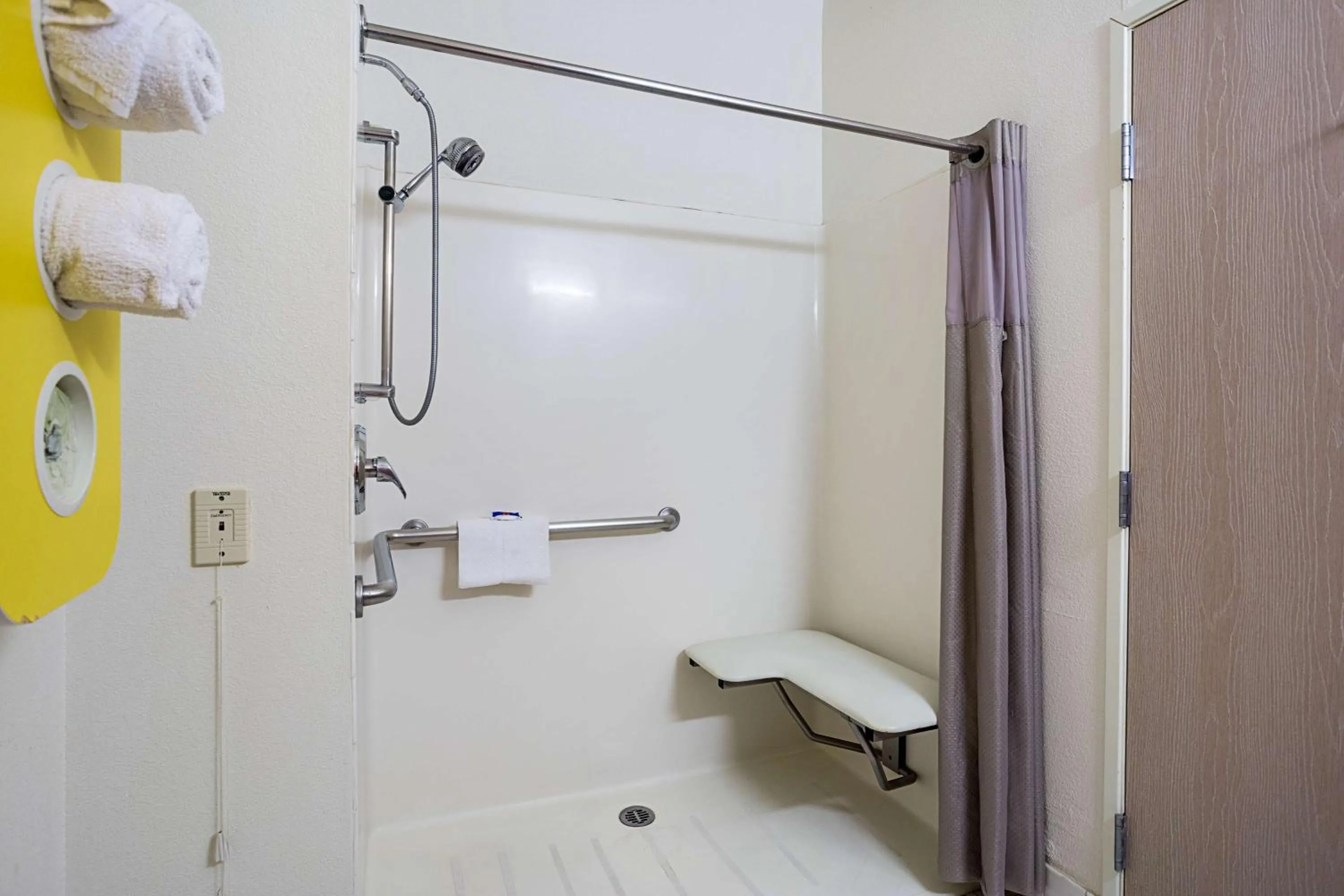 Quadruple Room - Disability Access - Non-Smoking in Motel 6-Page, AZ