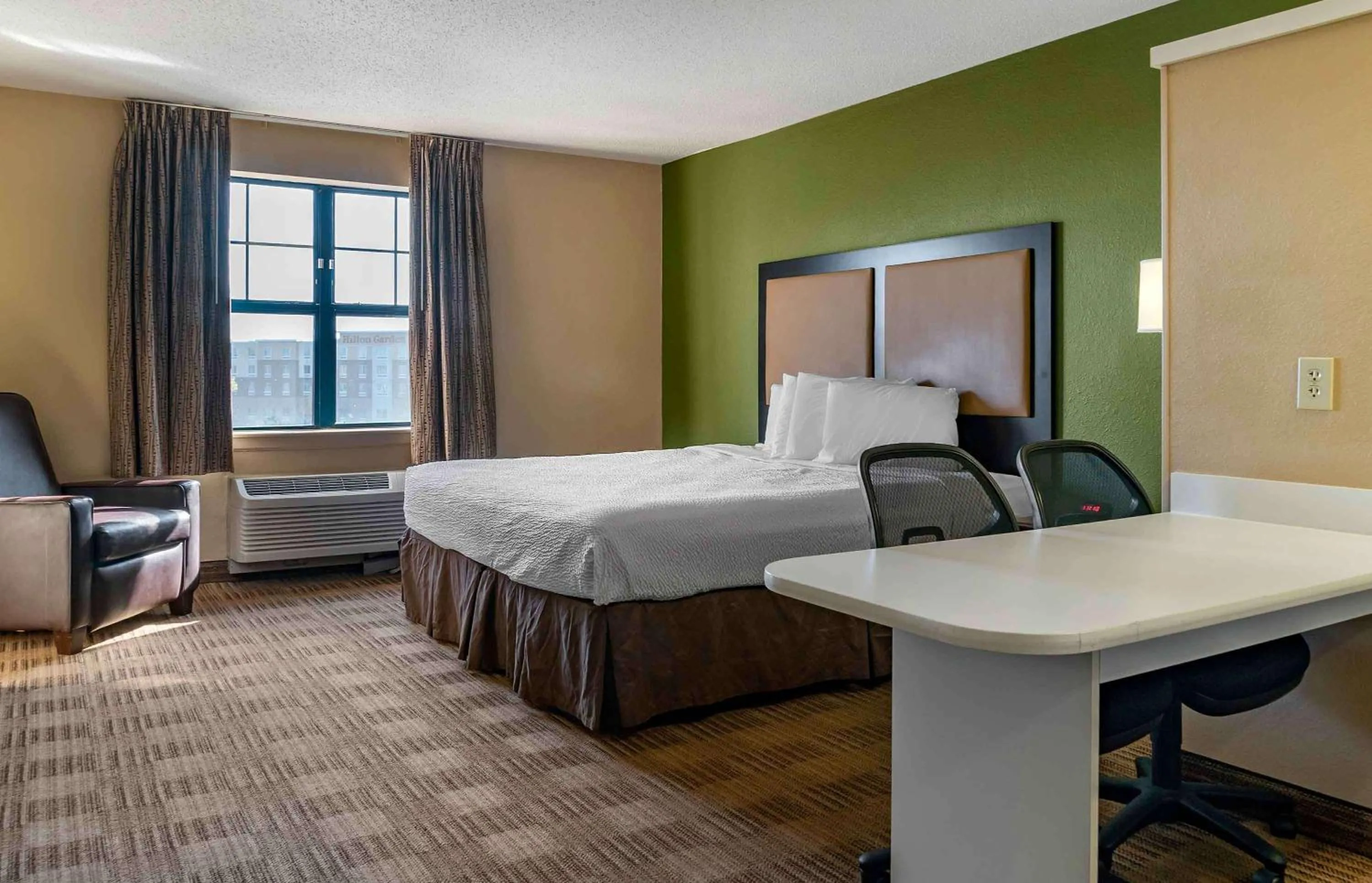 Studio with 1 King Bed - Non-Smoking in Extended Stay America Suites - Detroit - Ann Arbor - Briarwood Mall
