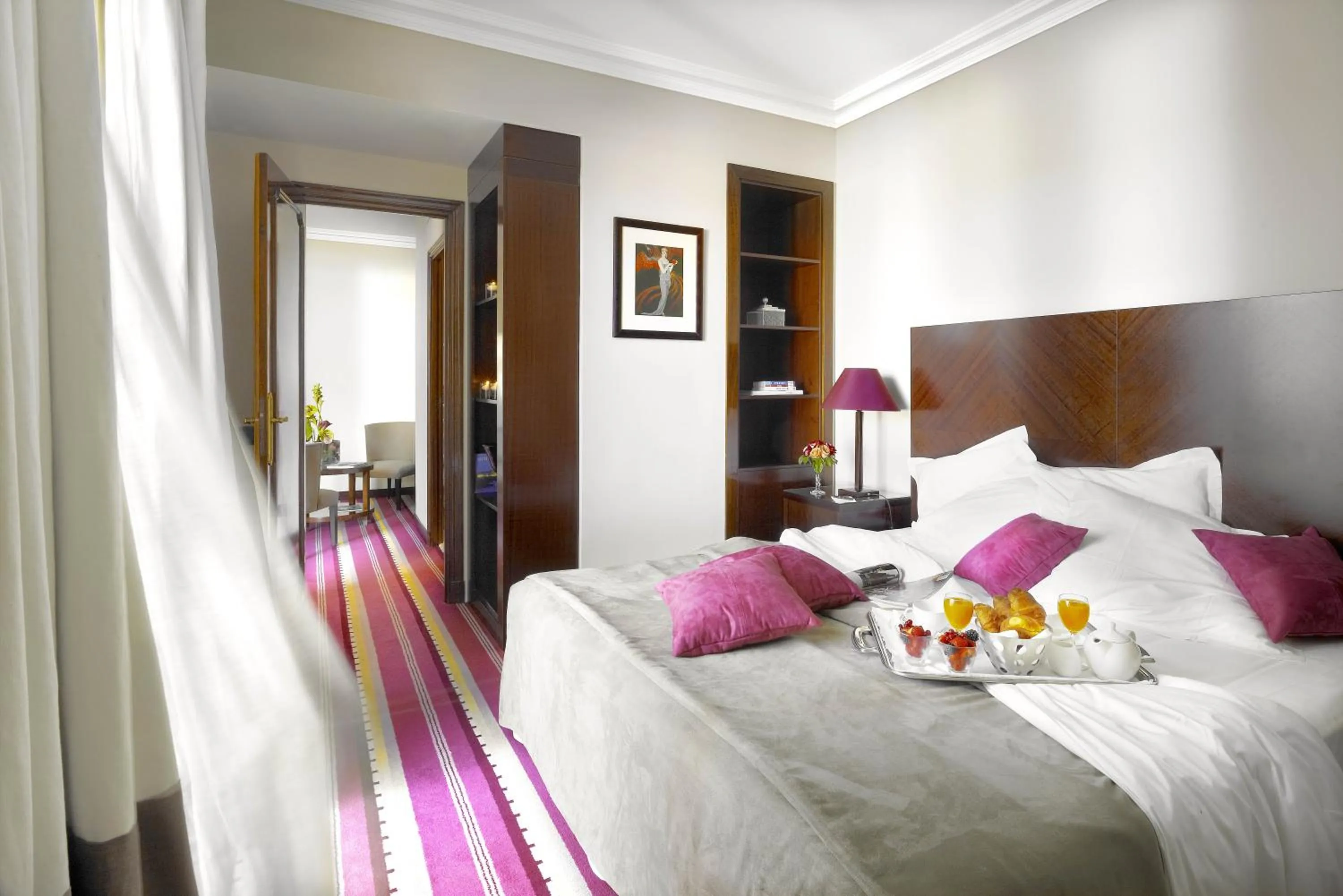 Family Room (2 Adults + 1 Child) in Hôtel Juana