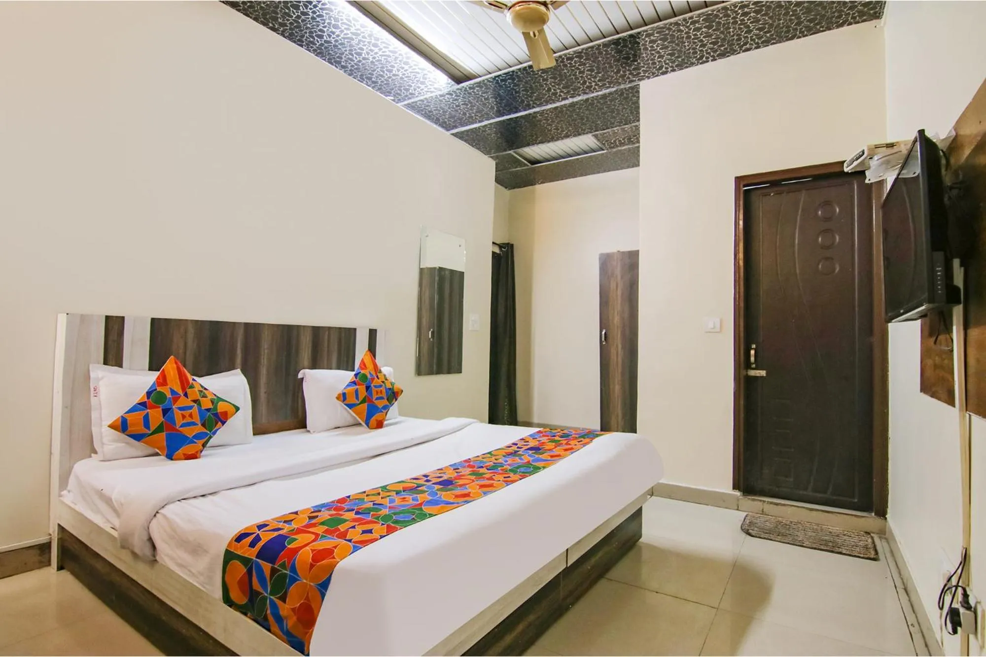 Deluxe Room - single occupancy in FabExpress HC King