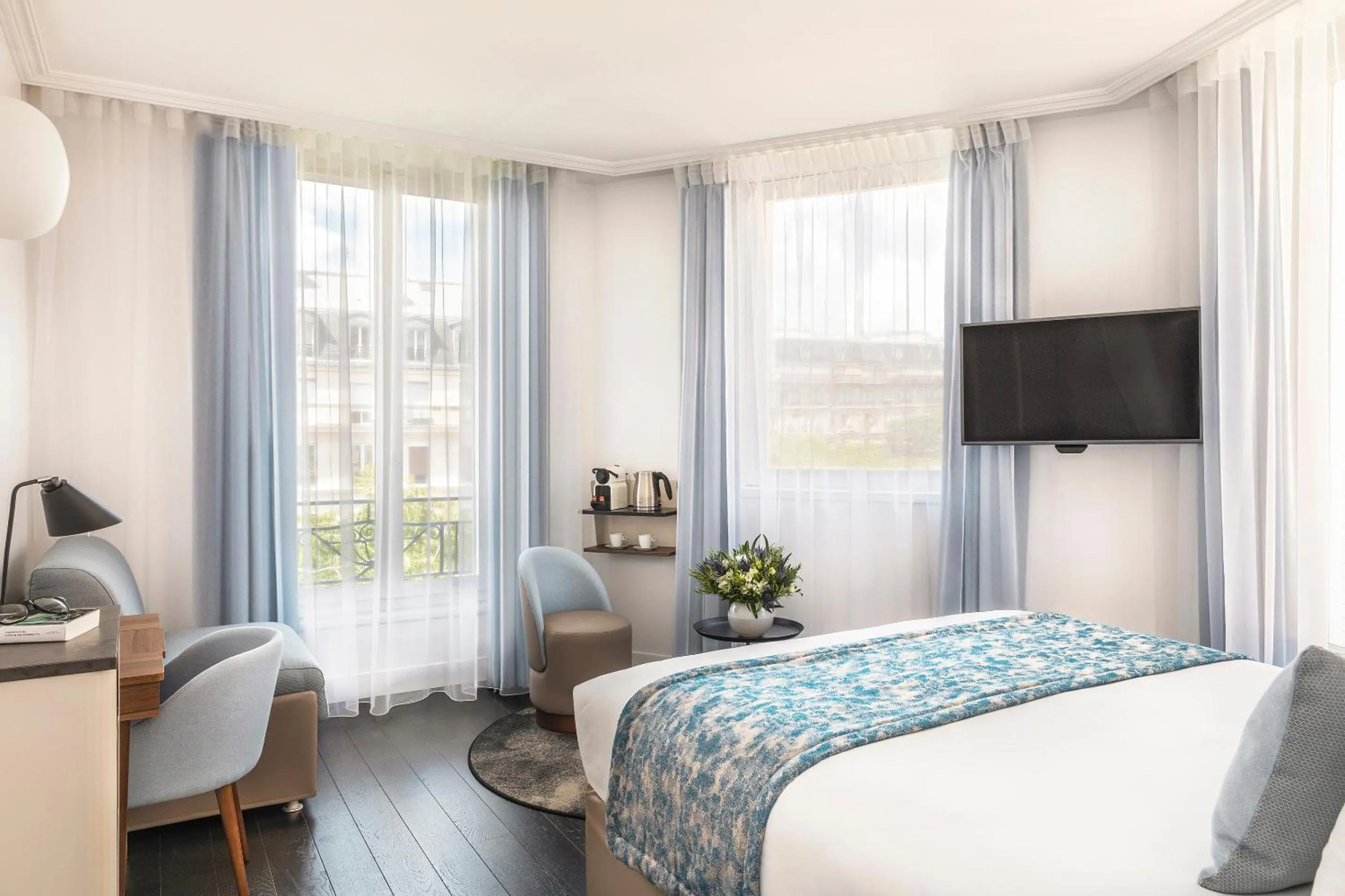 Superior Queen Room with Sofa Bed and Spa Access - Non-Smoking in Best Western Plus La Demeure