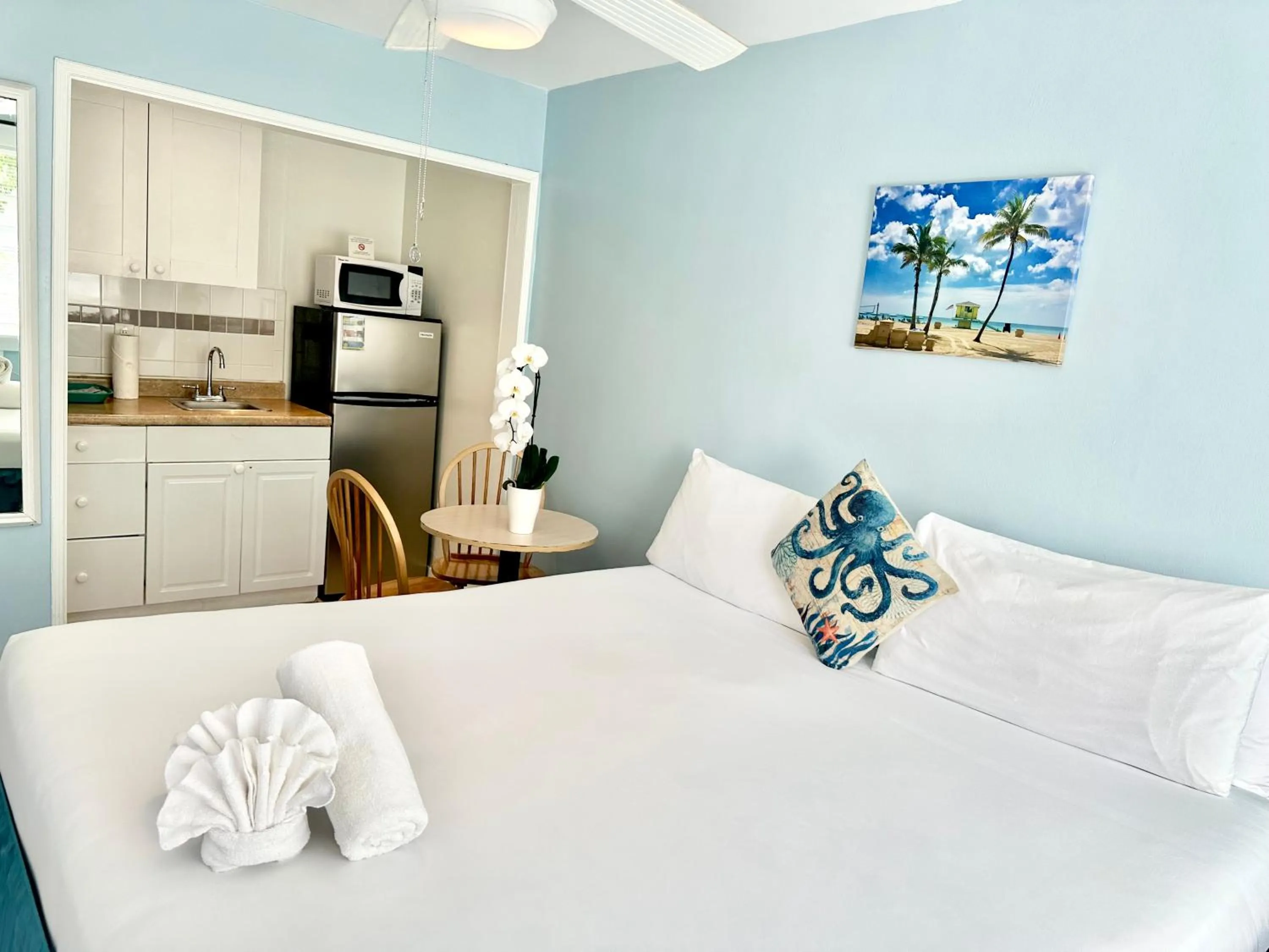 Efficiency Studio Room  in St Maurice Beach Inn