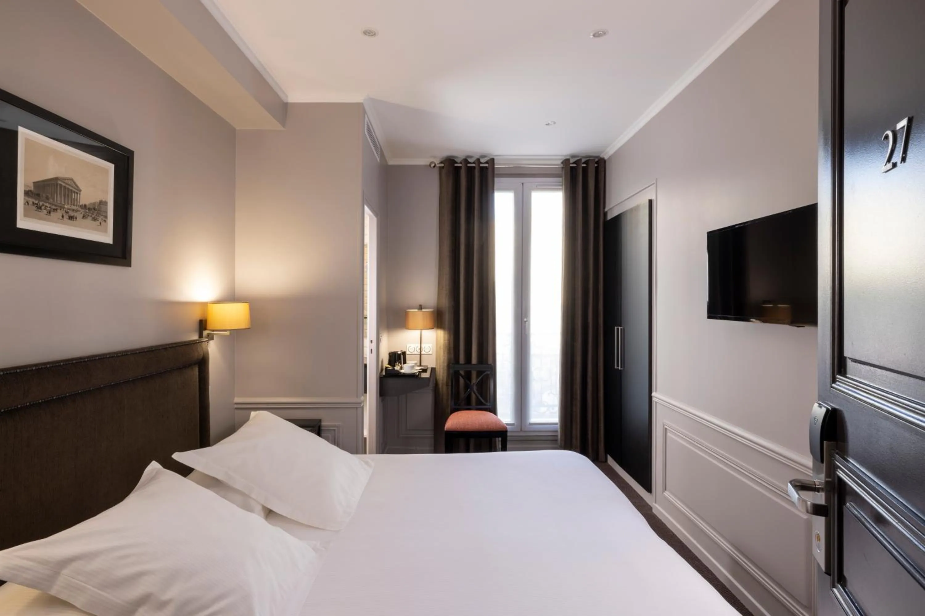 Double or Twin Room with Balcony in Pavillon Monceau