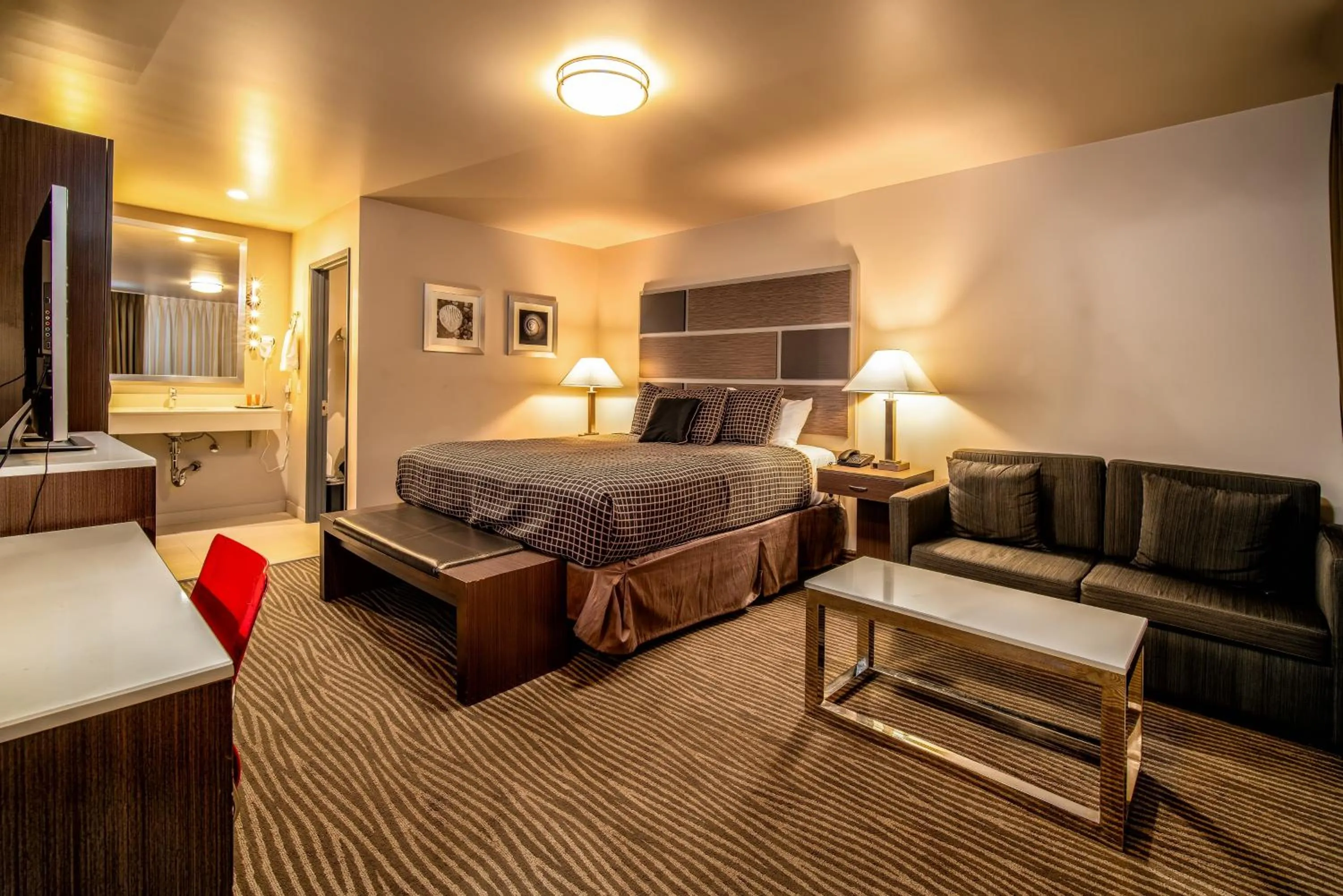 King Room in Crescent Bay Inn