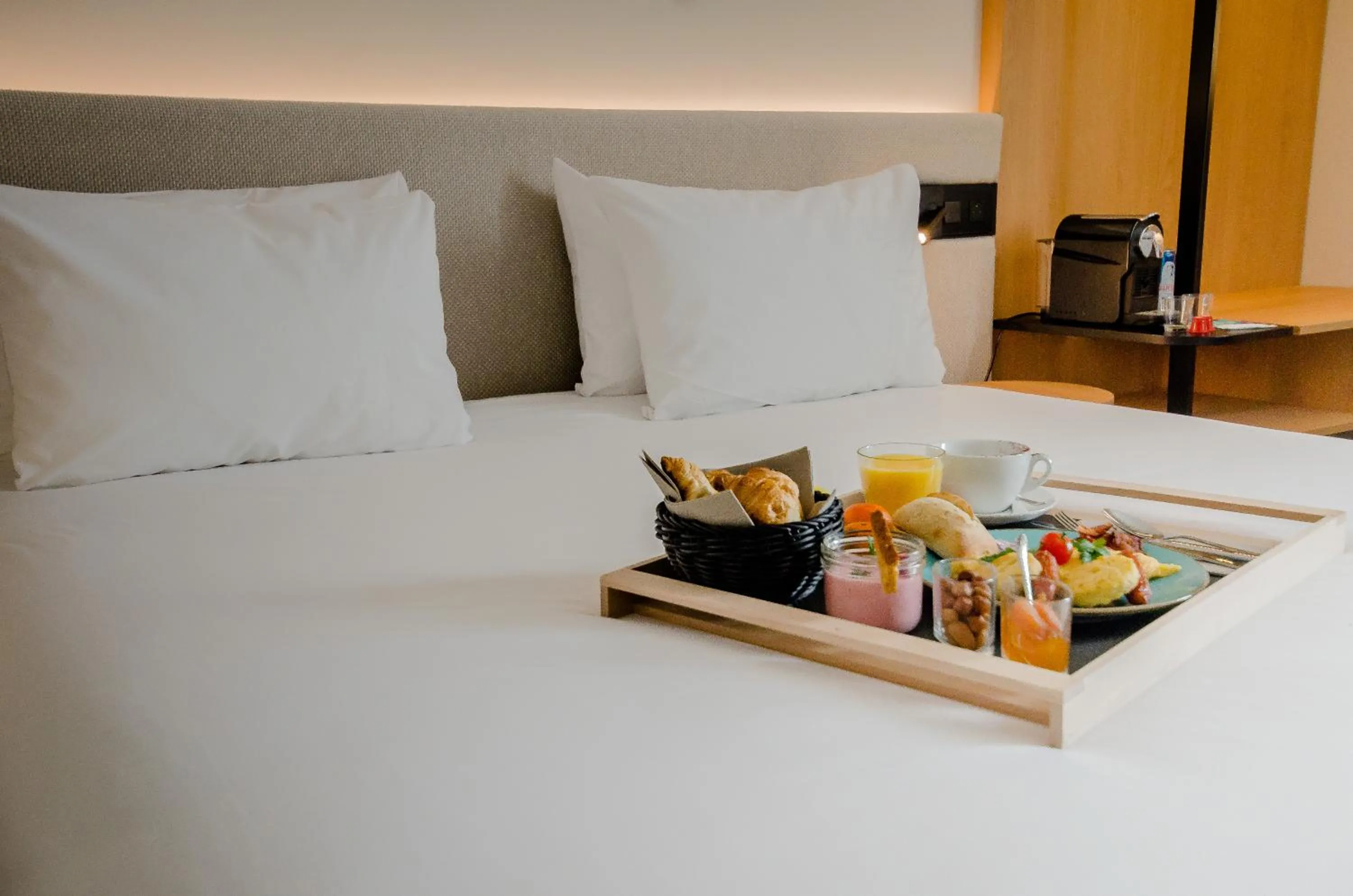 Comfort Double Room - 1 Room - 1 Queen Bed  in Golden Tulip Villepinte Roissy - Parc des Expositions