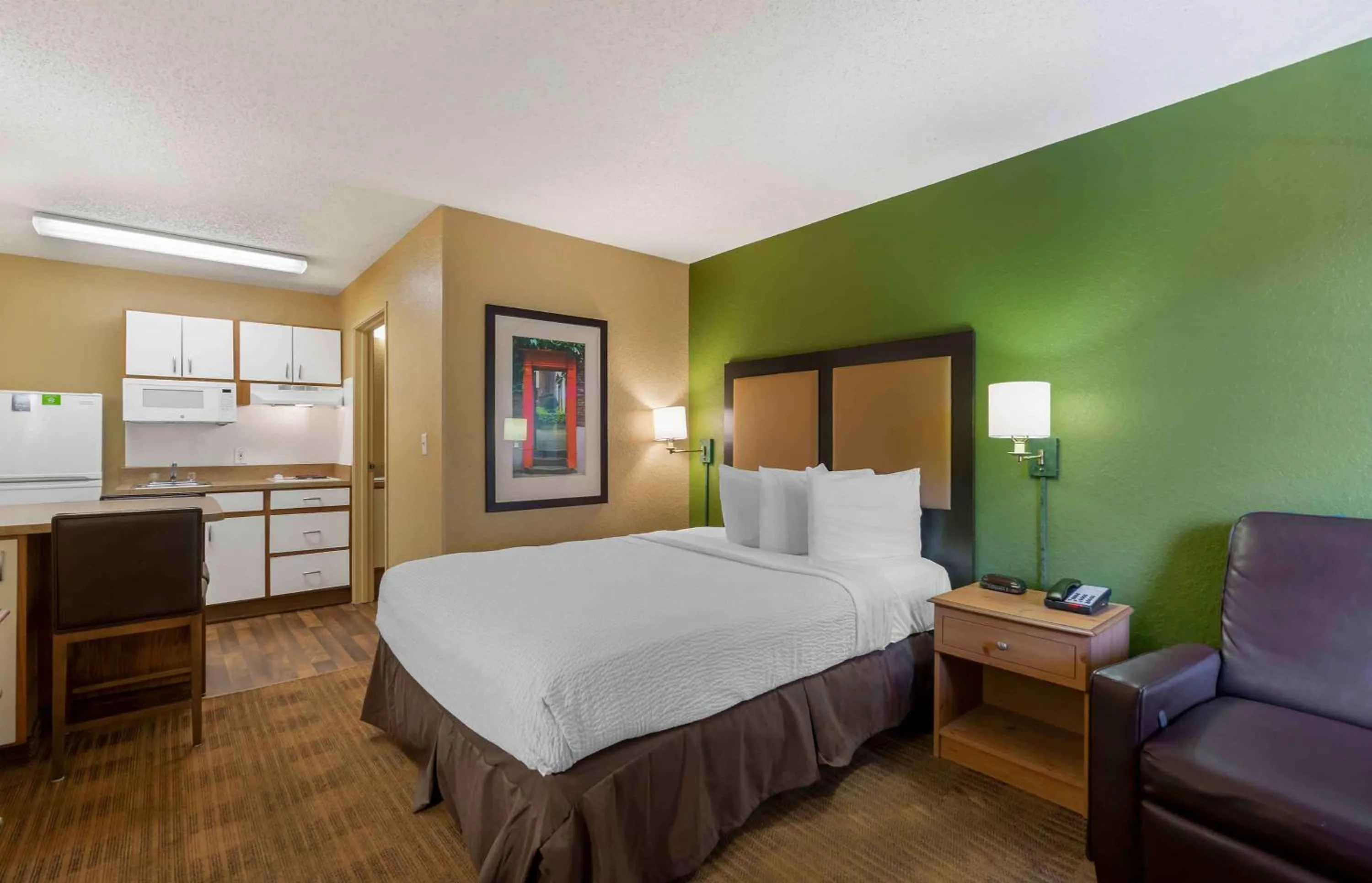 Queen Studio - Non-Smoking in Extended Stay America Suites - Clearwater - Carillon Park