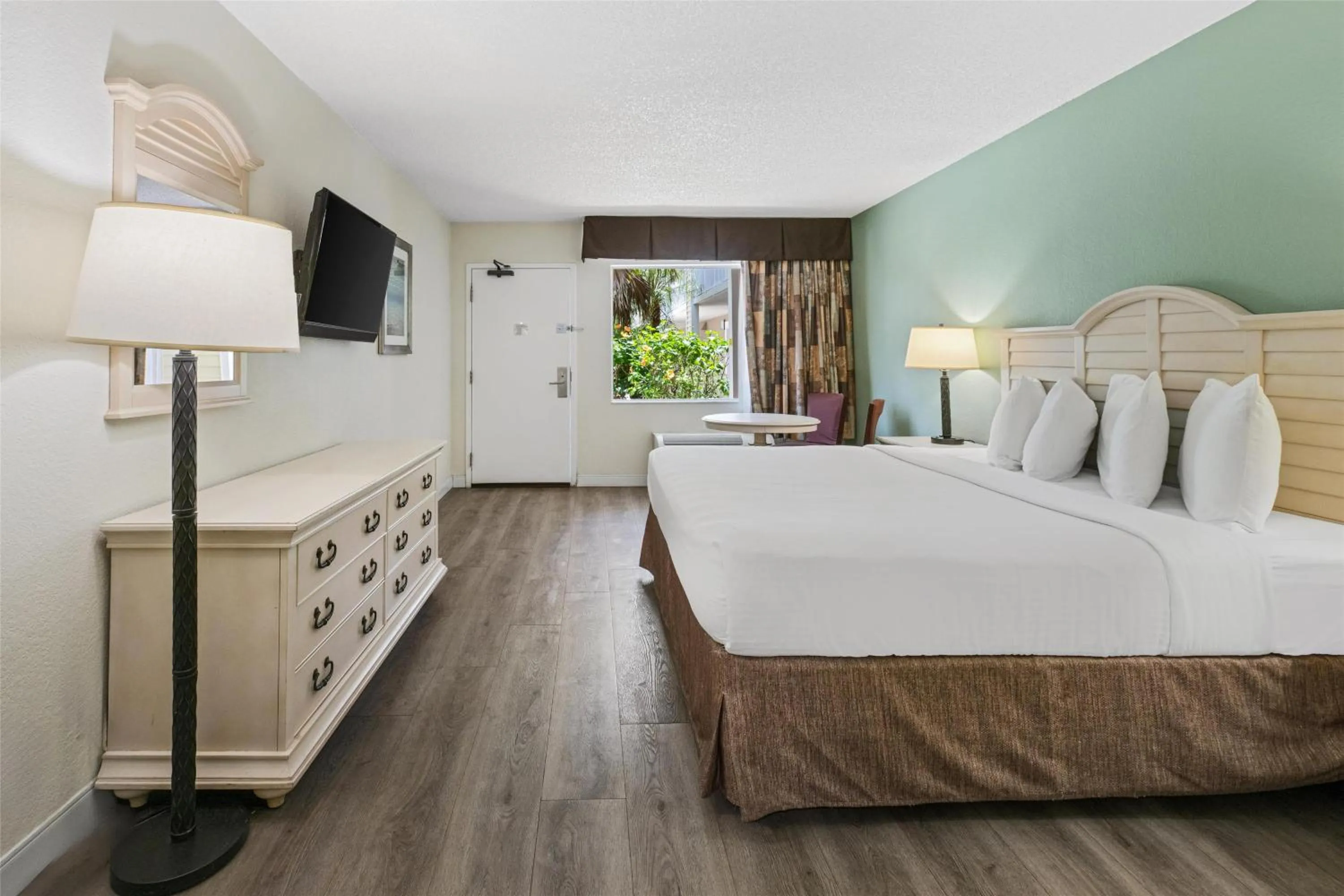 King Room with Pool View - Non-Smoking in Best Western Gateway To The Keys - Florida City, Homestead, Everglades