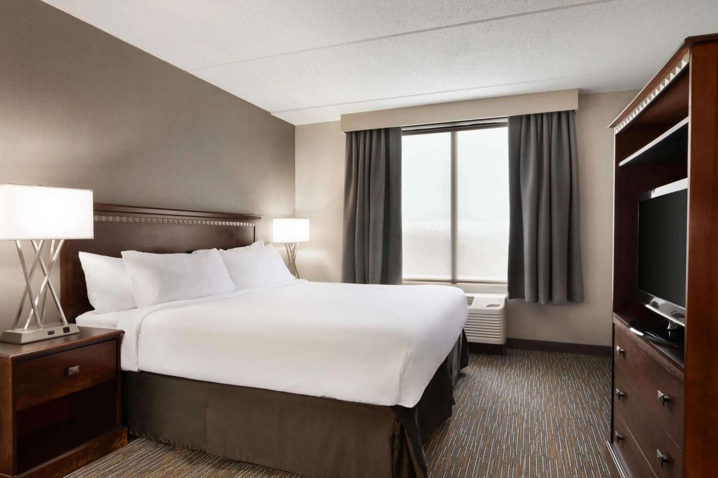 Deluxe King Room - Non-Smoking in Wingate by Wyndham Bridgeport Clarksburg