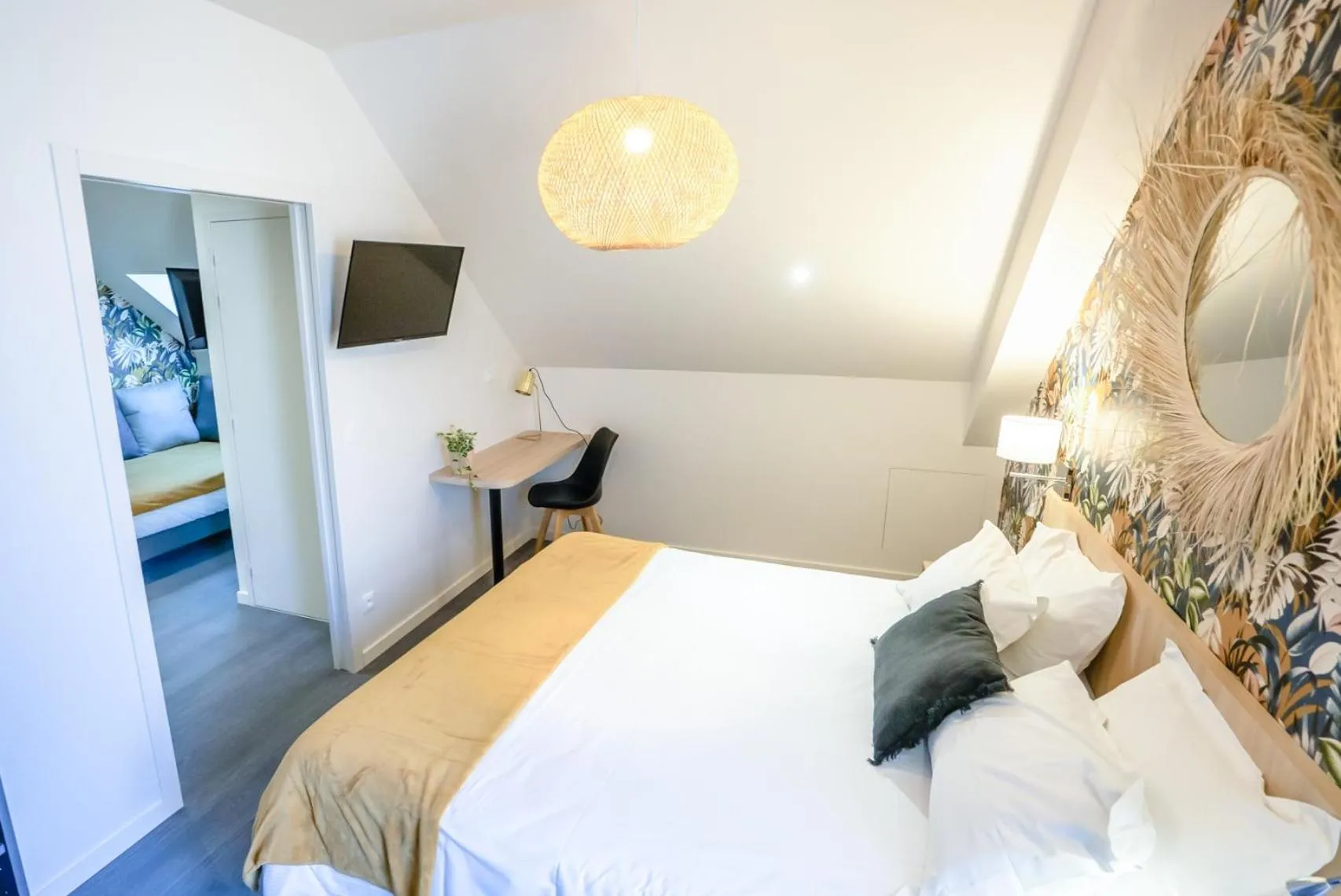 Deluxe Suite in Logis, Hôtel Au Chêne Vert, Saint-Brieuc Nord