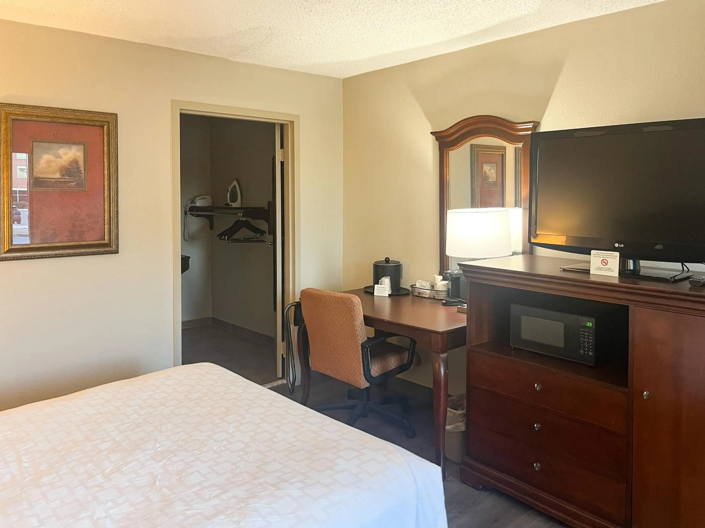 Queen Room - Smoking in Best Western Aquia Quantico