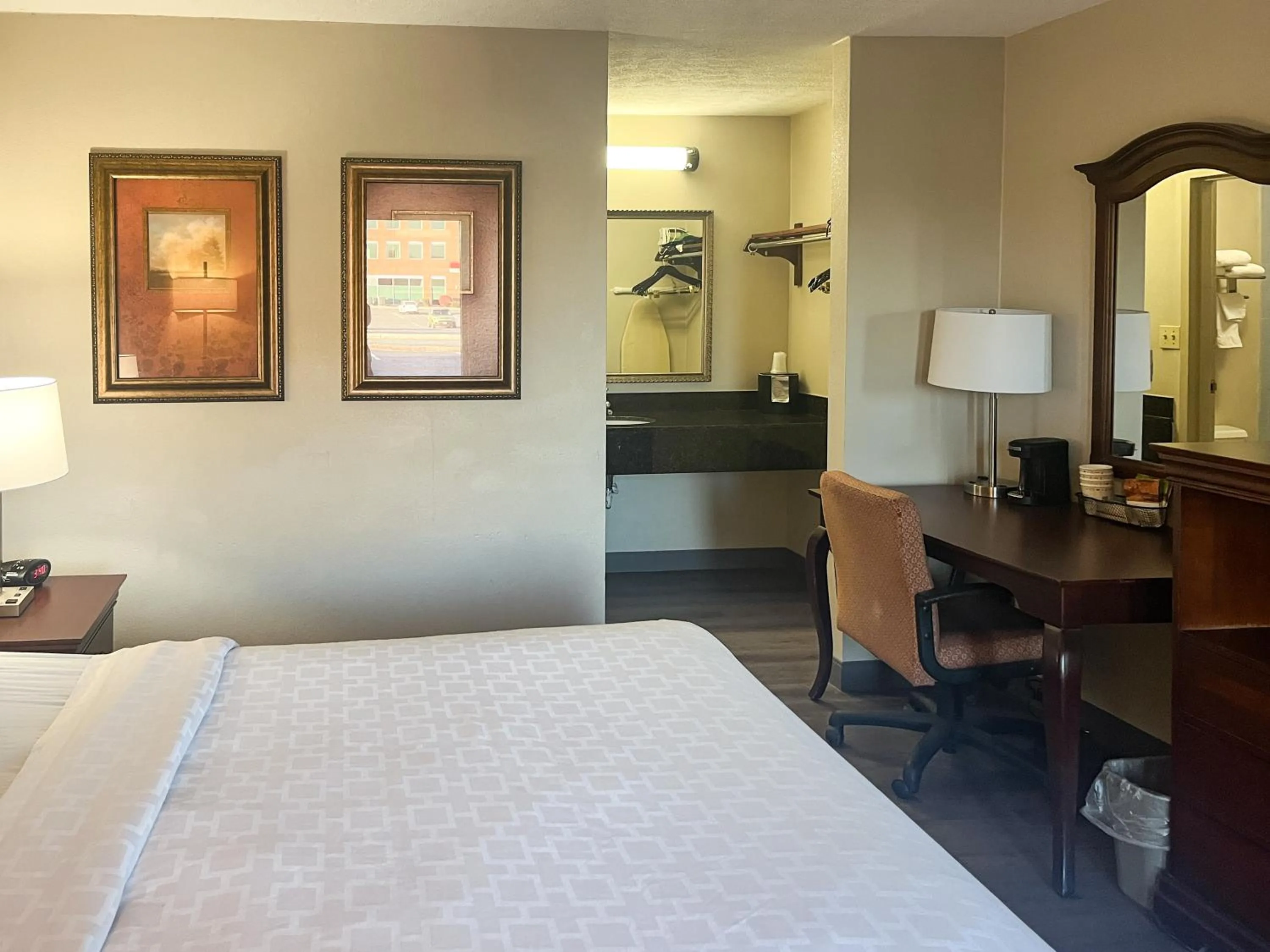 King Room - Smoking  in Best Western Aquia Quantico