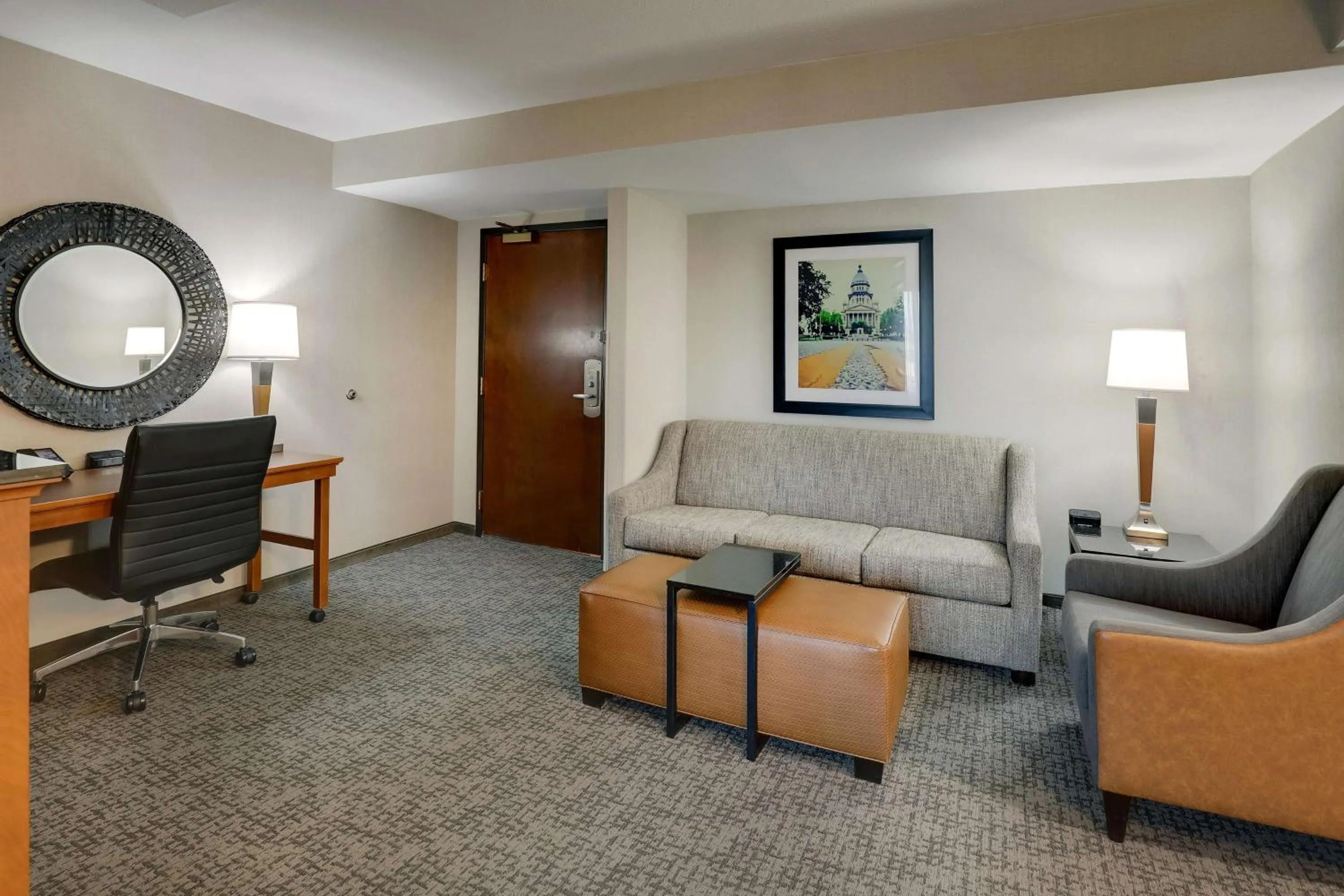 Deluxe King Room with Sofa Bed in Drury Inn & Suites Springfield