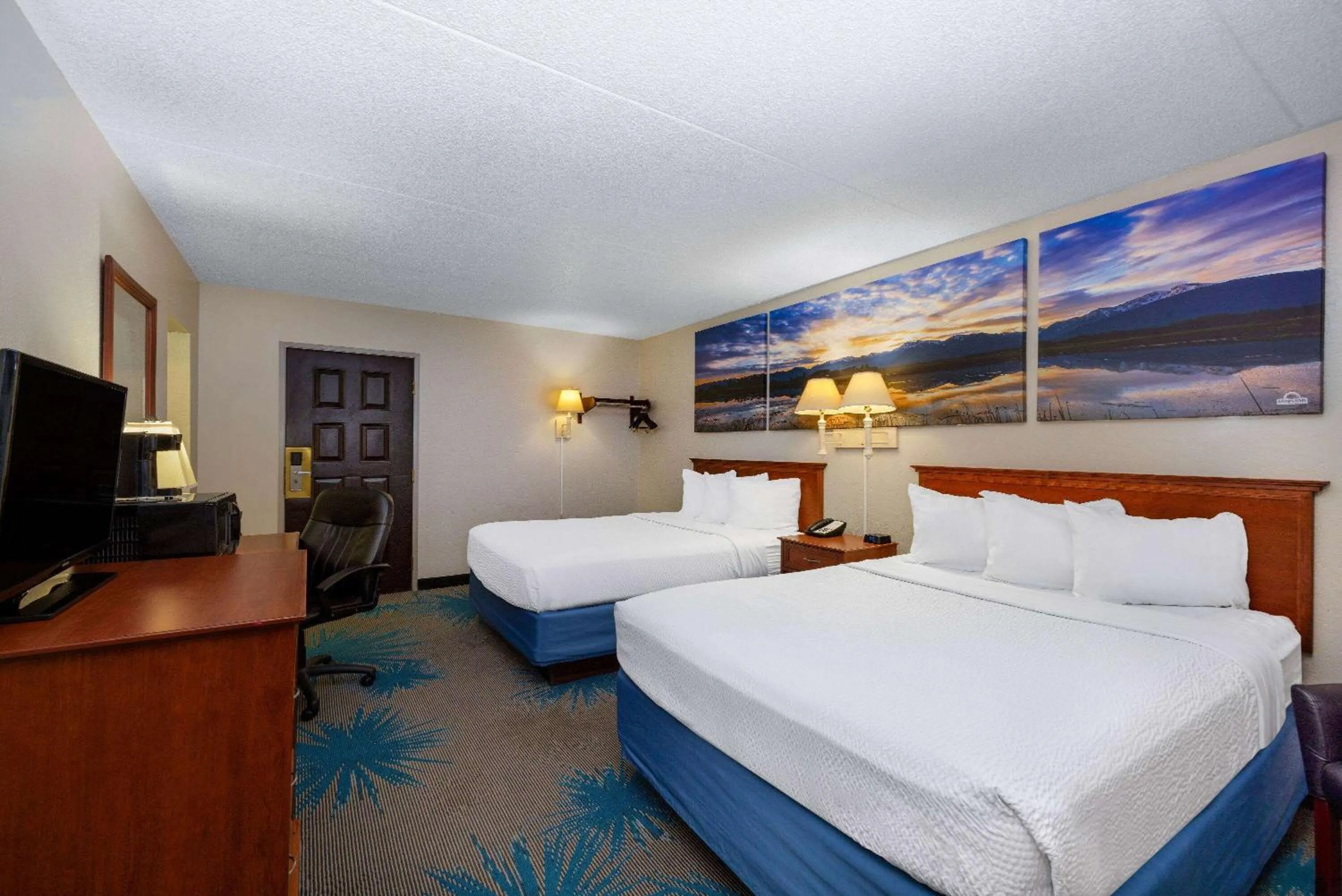 Queen Room with Two Queen Beds - Non-Smoking in Days Inn by Wyndham Casper