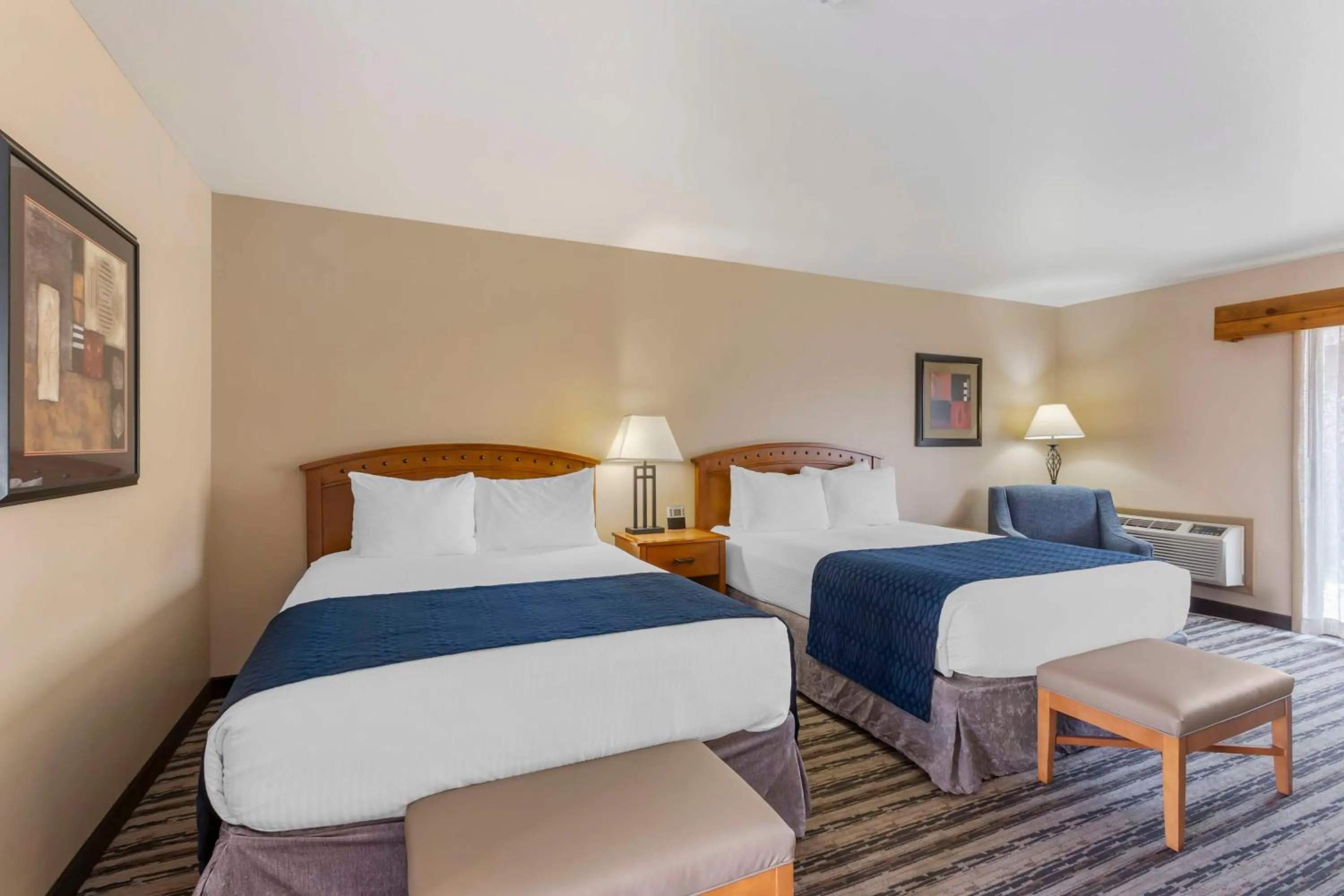 Queen Room with Two Queen Beds - Mobility Access in Best Western Sunset Inn
