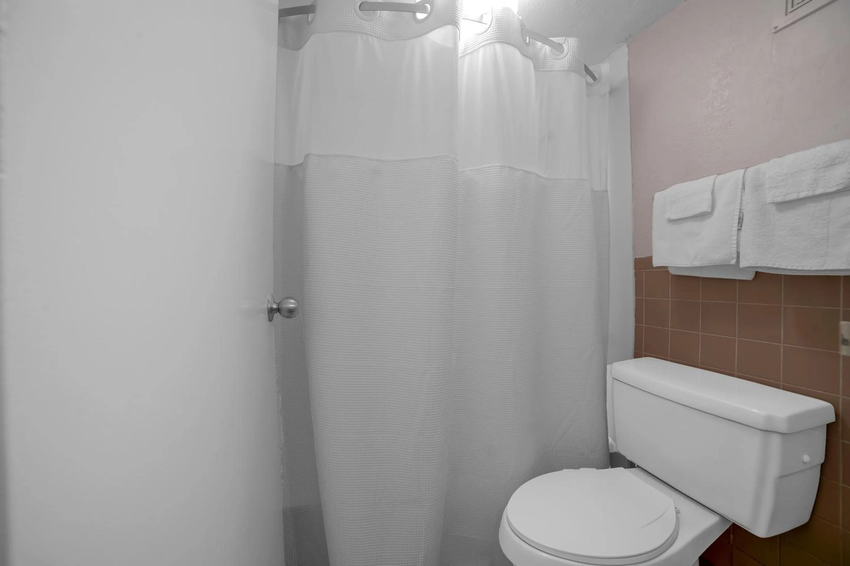 2 Full Beds Non-Smoking in Masters Inn Selma Smithfield I-95 By OYO