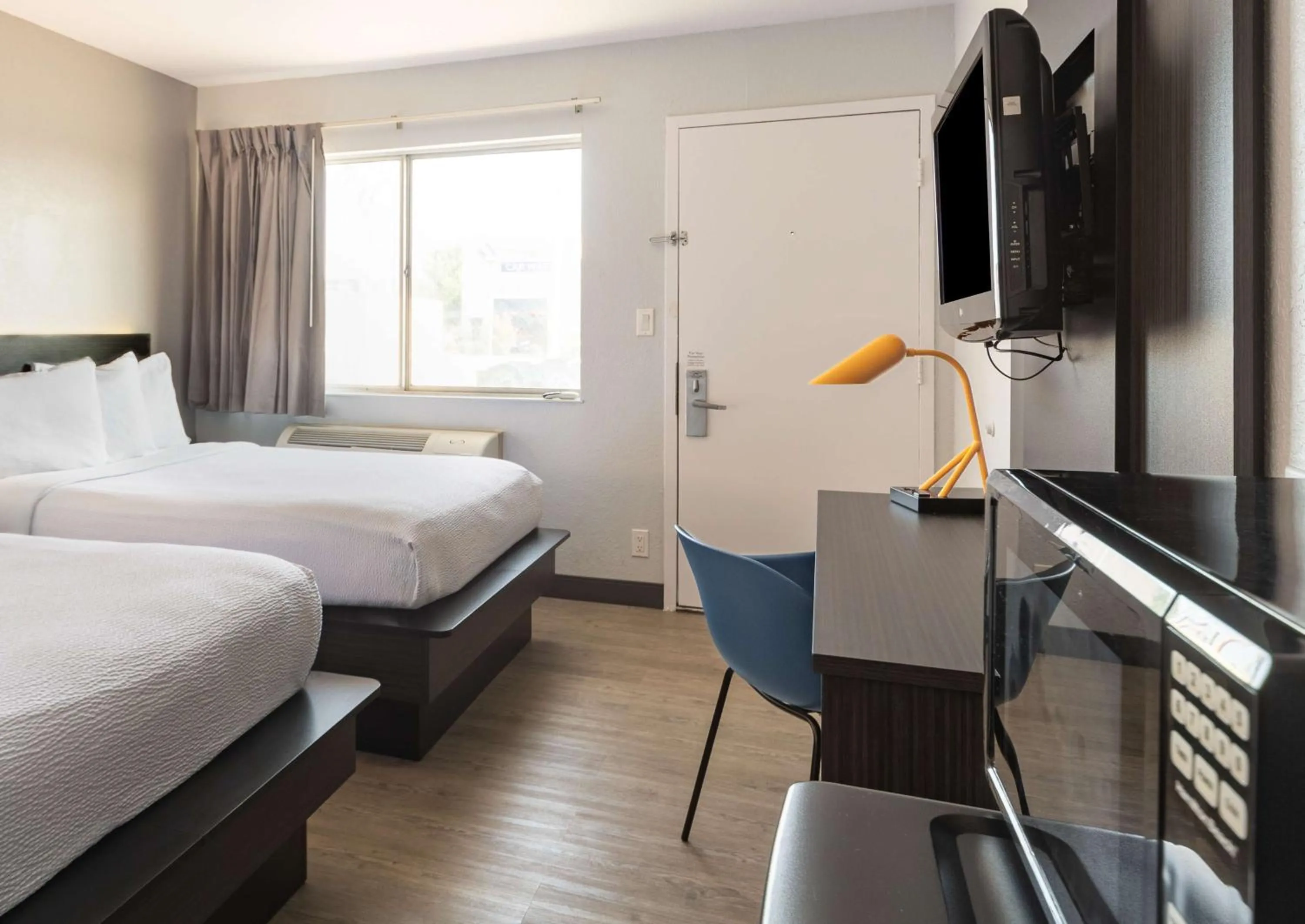 Deluxe Quadruple Room - Non-Smoking in Motel 6-Del Rio, TX