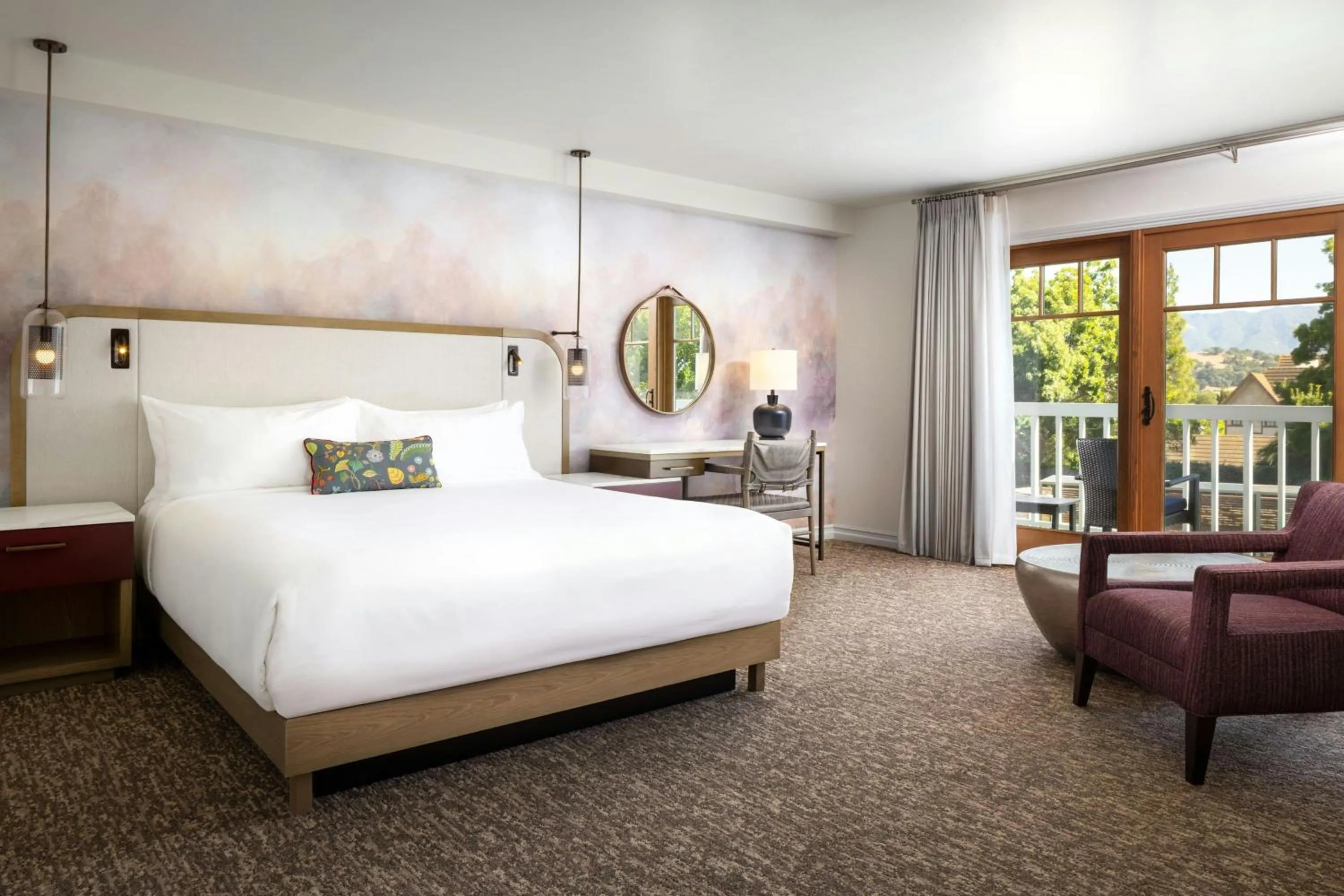 King Suite with Sofa Bed and Pool View in Corque Hotel, Solvang, A Tribute Portfolio Hotel
