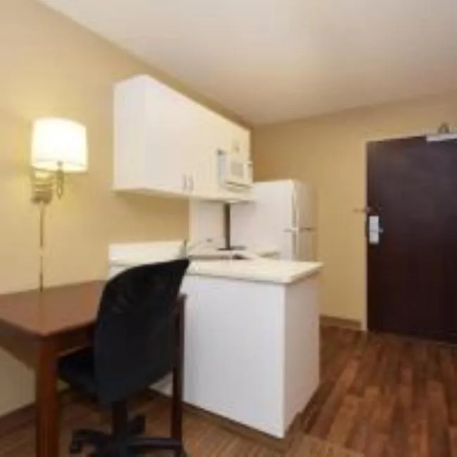 One Room Suite with Roll-In Shower - Disability Access/Non Smoking in MainStay Suites Chicago Hillside