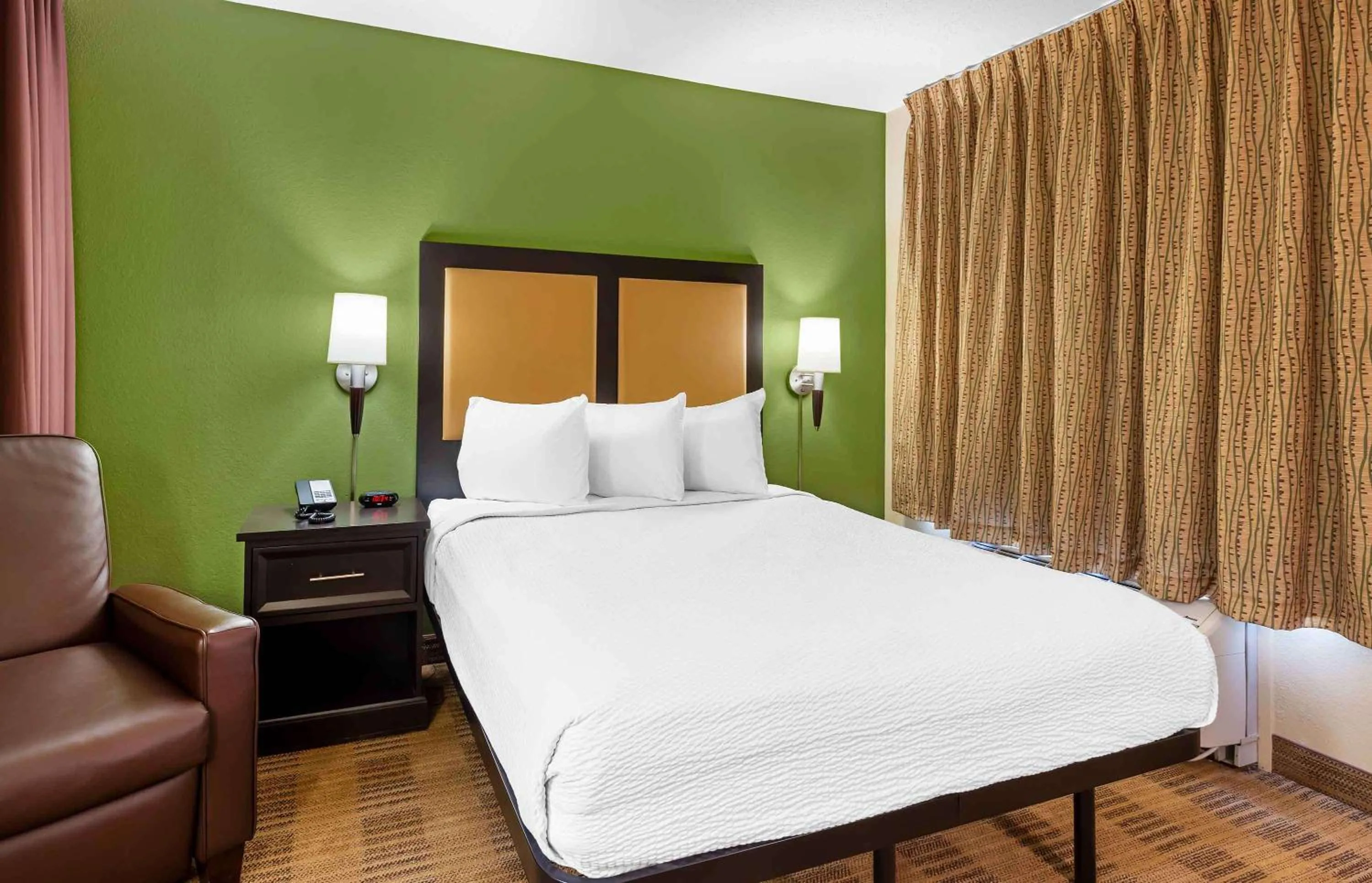 Queen Studio - Non-Smoking in Extended Stay America Suites - North Chesterfield - Arboretum