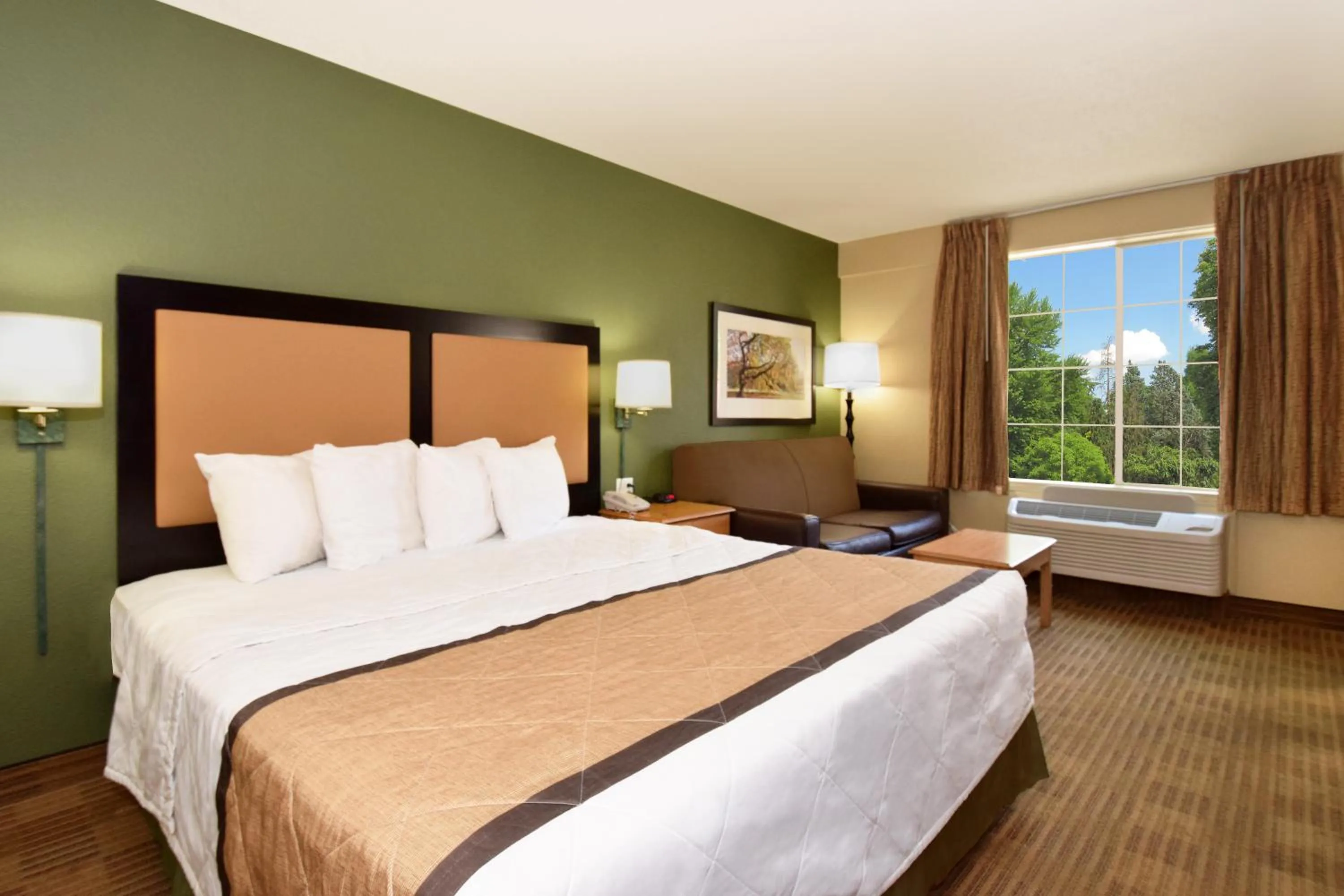 Deluxe Studio with 1 King Bed - Non-Smoking in Extended Stay America Suites - Nashville - Airport - Music City