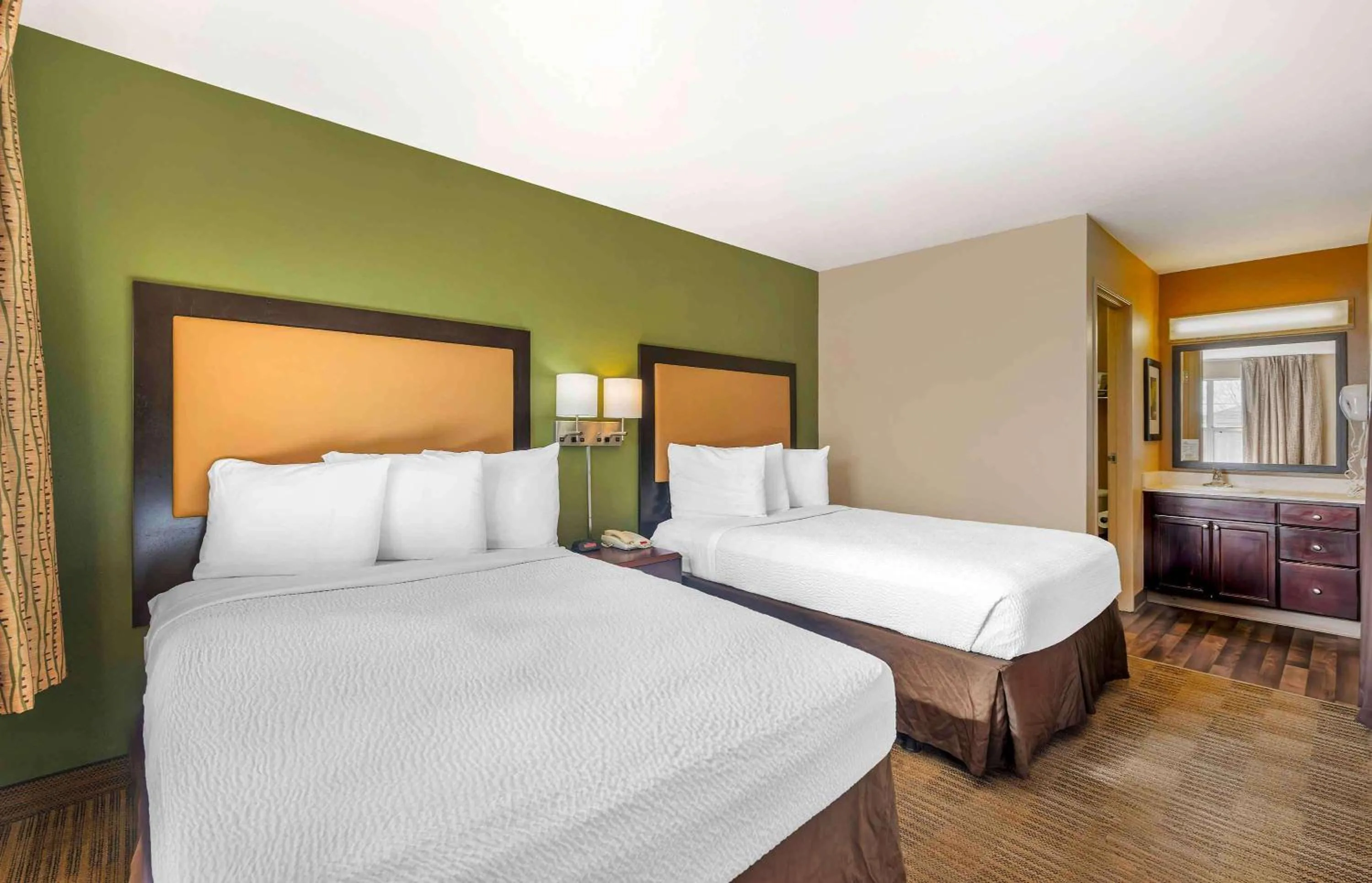 Deluxe Studio with 2 Double Beds - Non-Smoking in Extended Stay America Suites - Columbus - Polaris