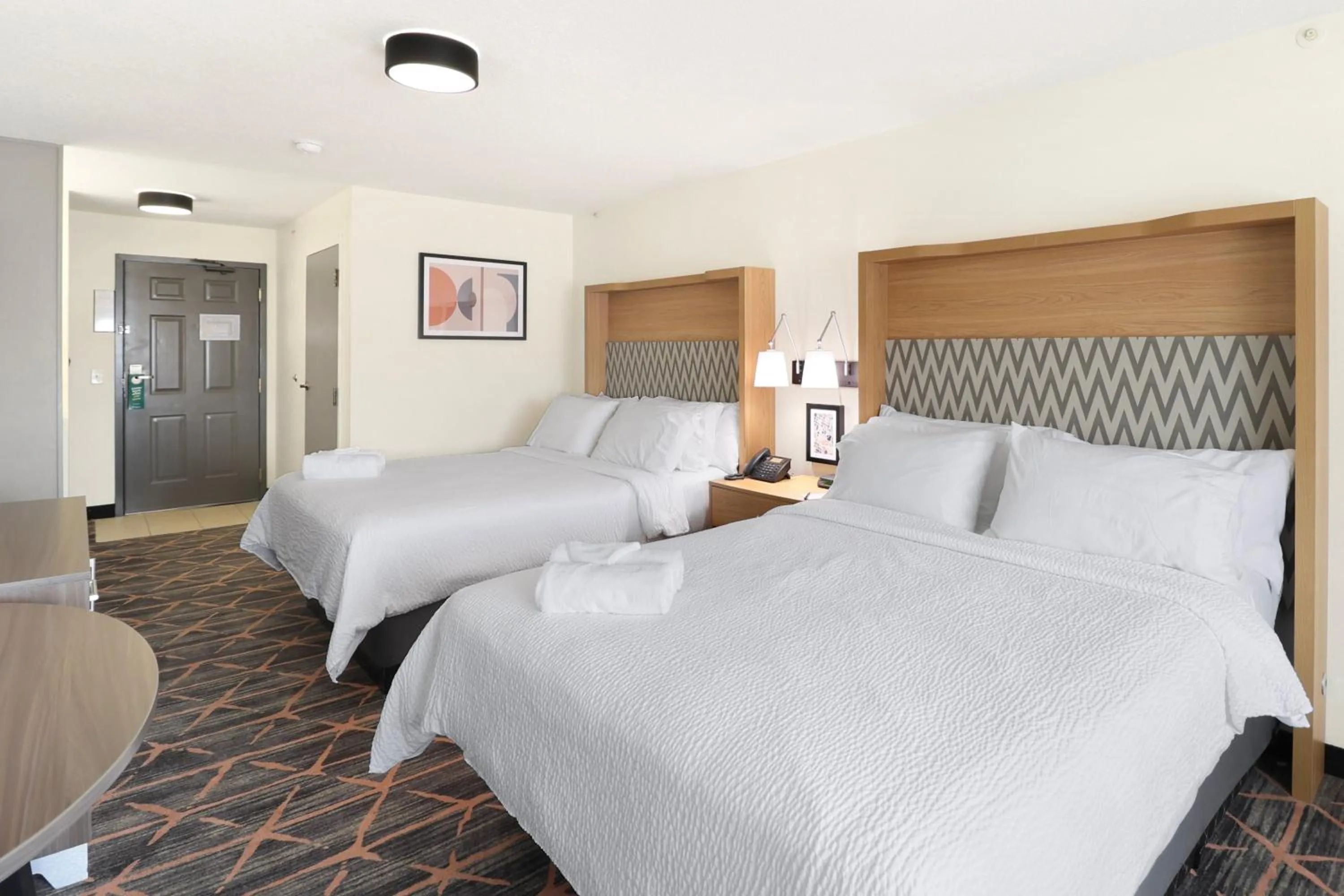 Premium Queen Room with Two Queen Beds in Holiday Inn Redding by IHG