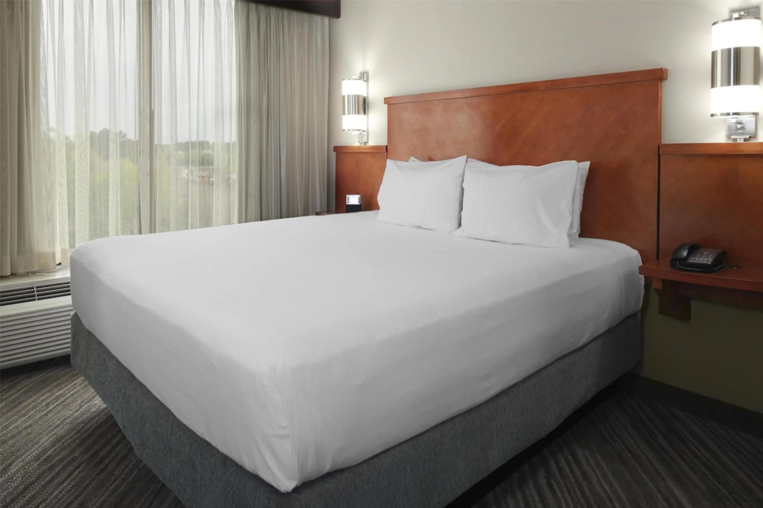 King Room with Sofa Bed and Accessible Tub - Disability Access in Hyatt Place Detroit/Livonia