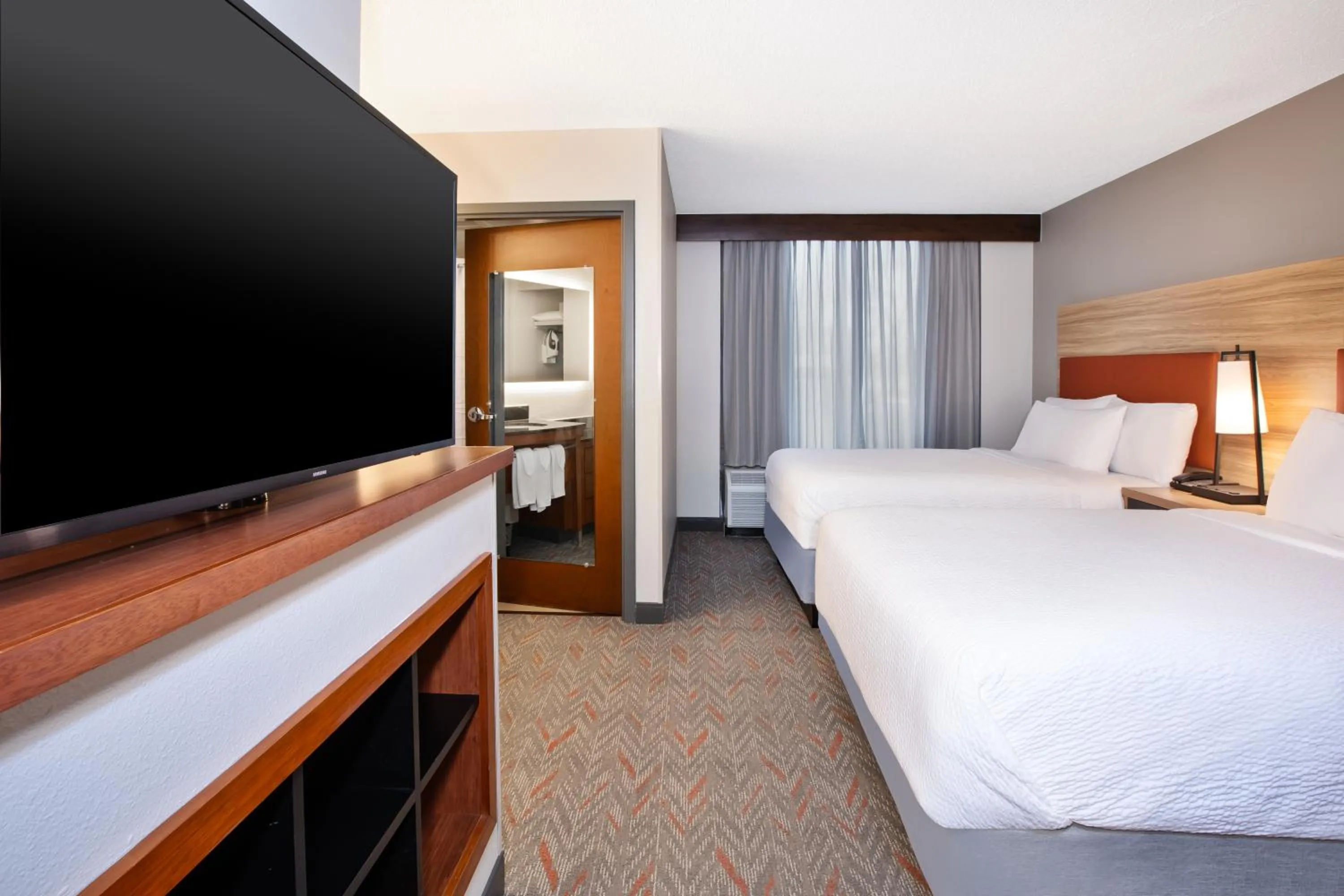 Standard Double Room with Bath - Communication Accessible in Candlewood Suites - Cincinnati Northeast - Mason by IHG