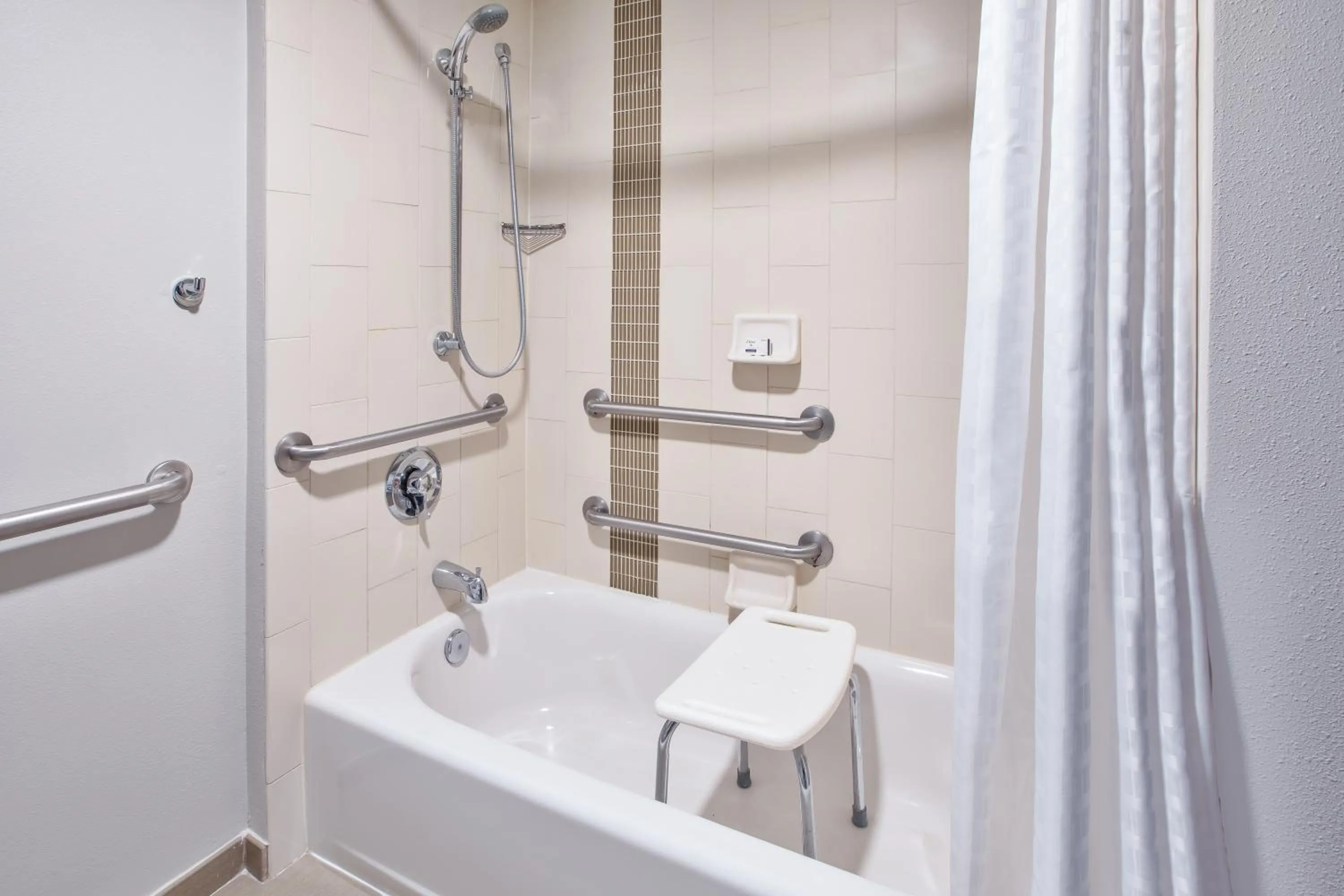 Double Studio with Kitchen and Tub - Mobility Accessible in Candlewood Suites - Cincinnati Northeast - Mason by IHG