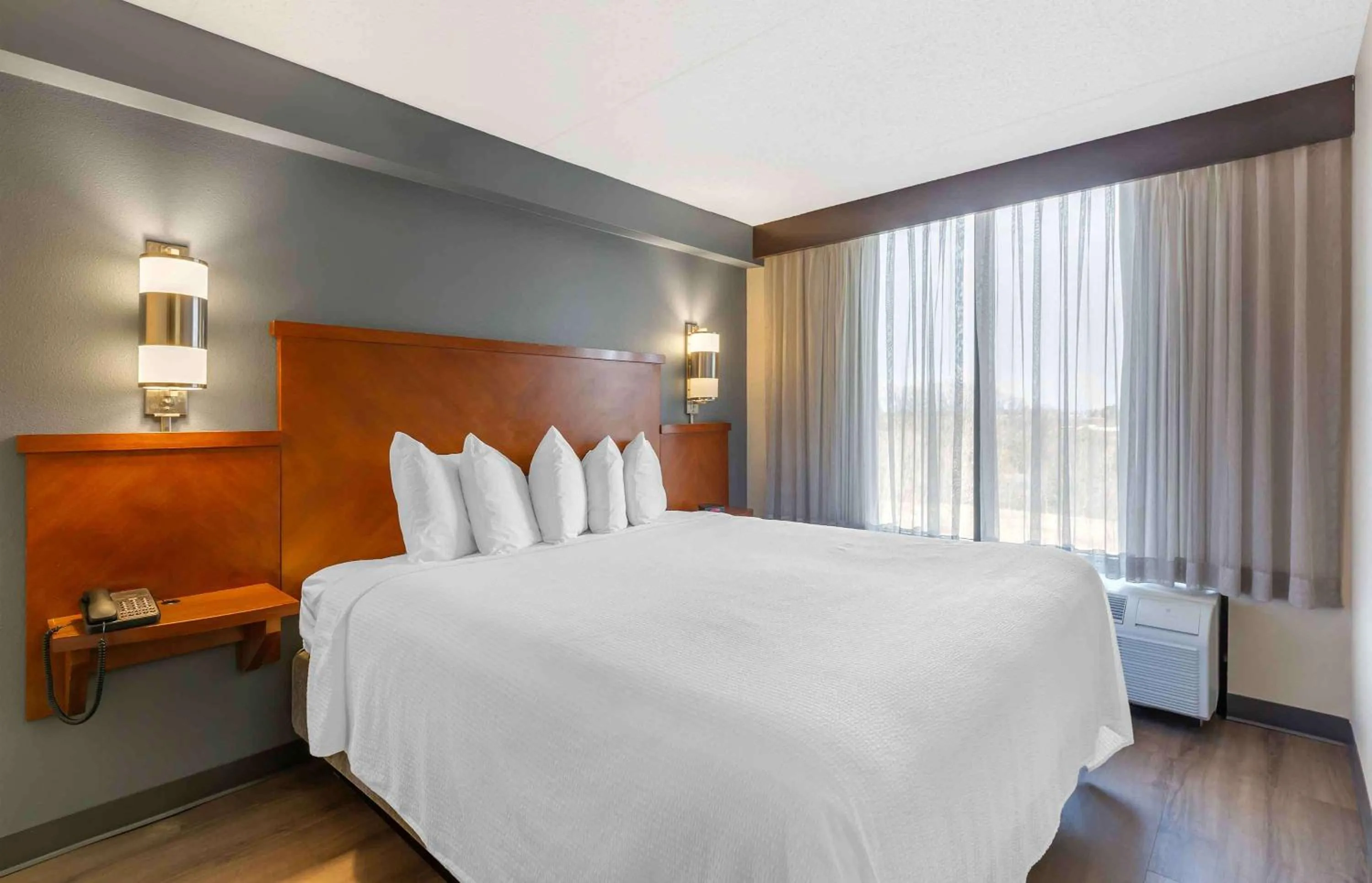 King Room - single occupancy - Non-Smoking in Extended Stay America Premier Suites - Cleveland - Independence