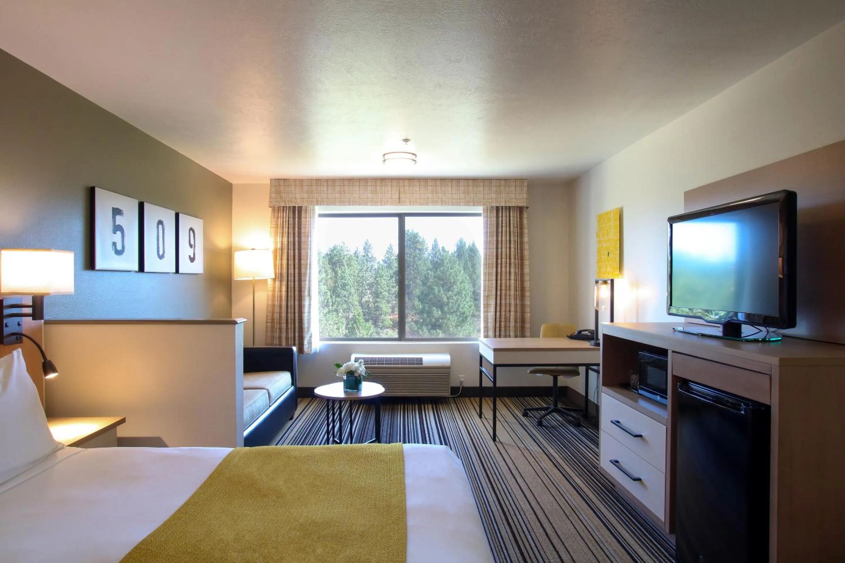 River Side King Suite Sleeper Sofa in Oxford Suites Spokane Valley