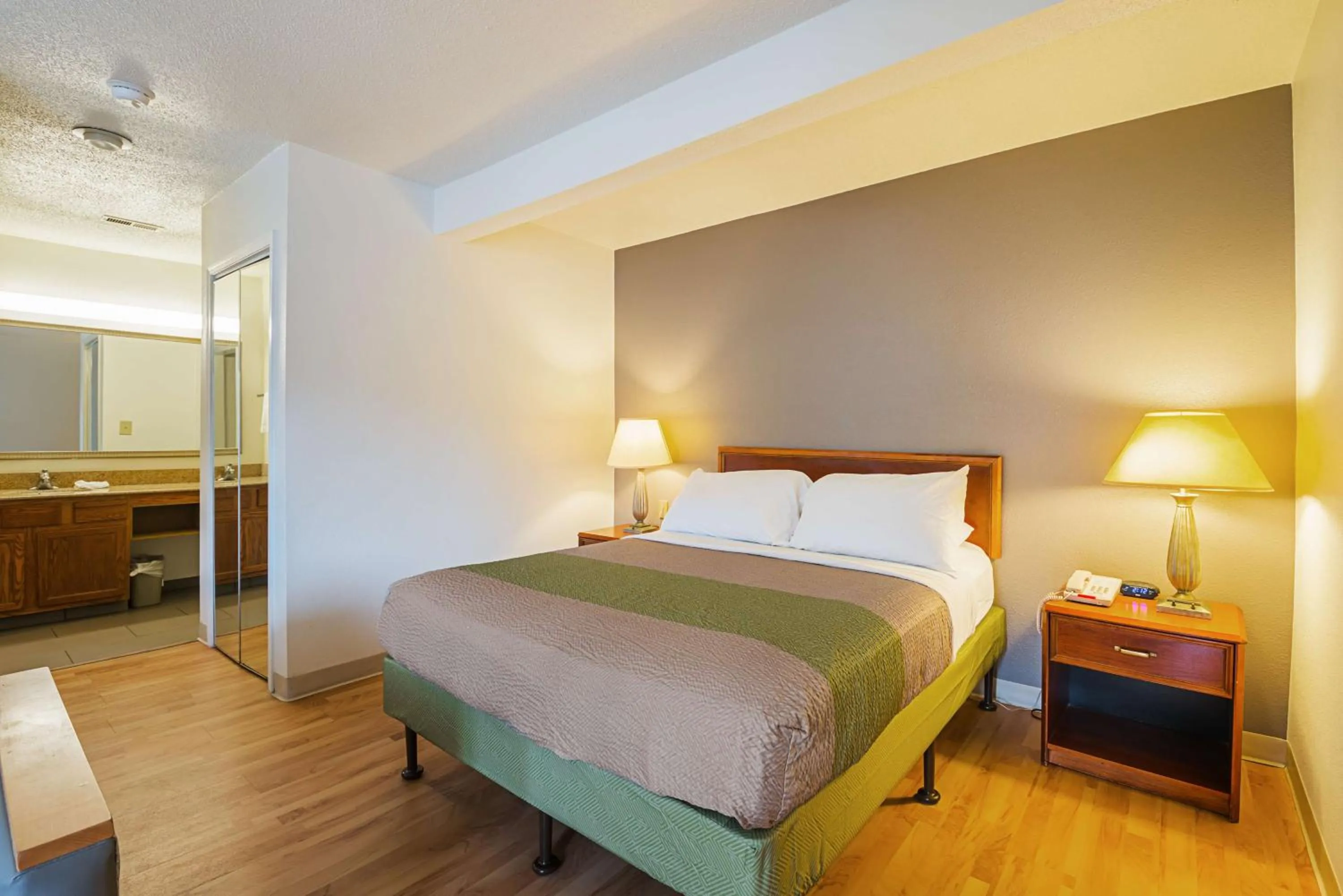 Queen Suite - Non-Smoking in Studio 6-Greensboro, NC