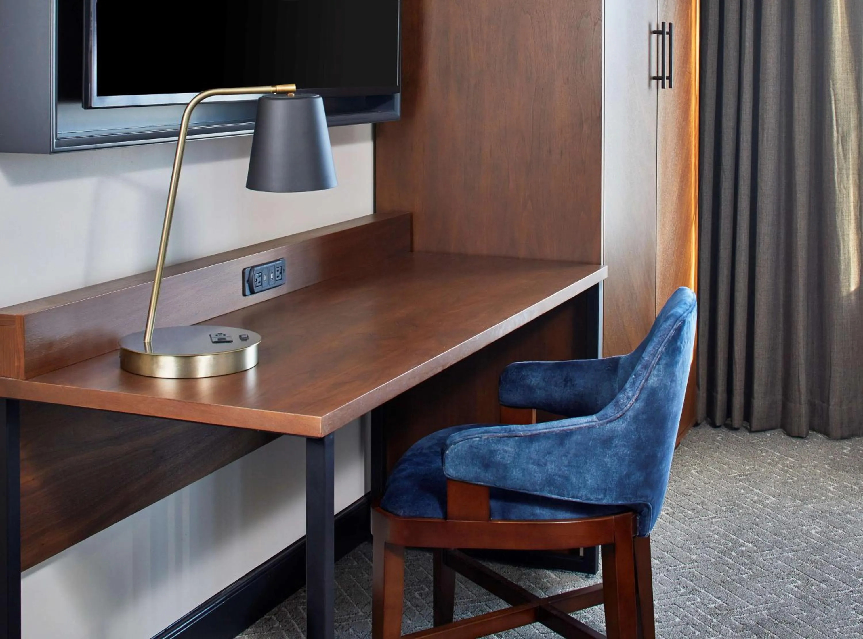 King Room in Cumberland House Knoxville, Tapestry Collection by Hilton