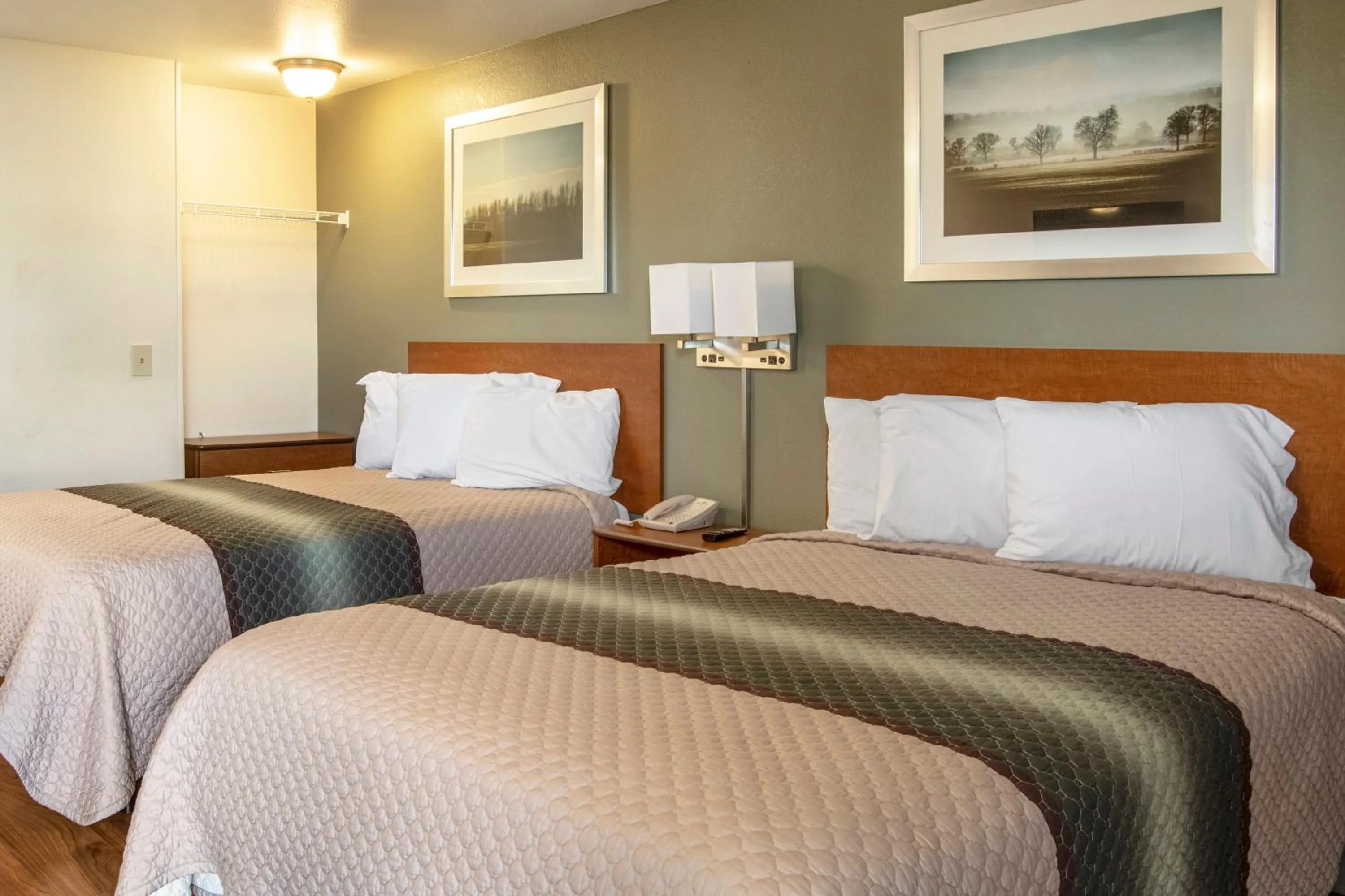 Studio Room with Two Queen Beds Non-Smoking in HomeTowne Studios by Red Roof Salem, OR