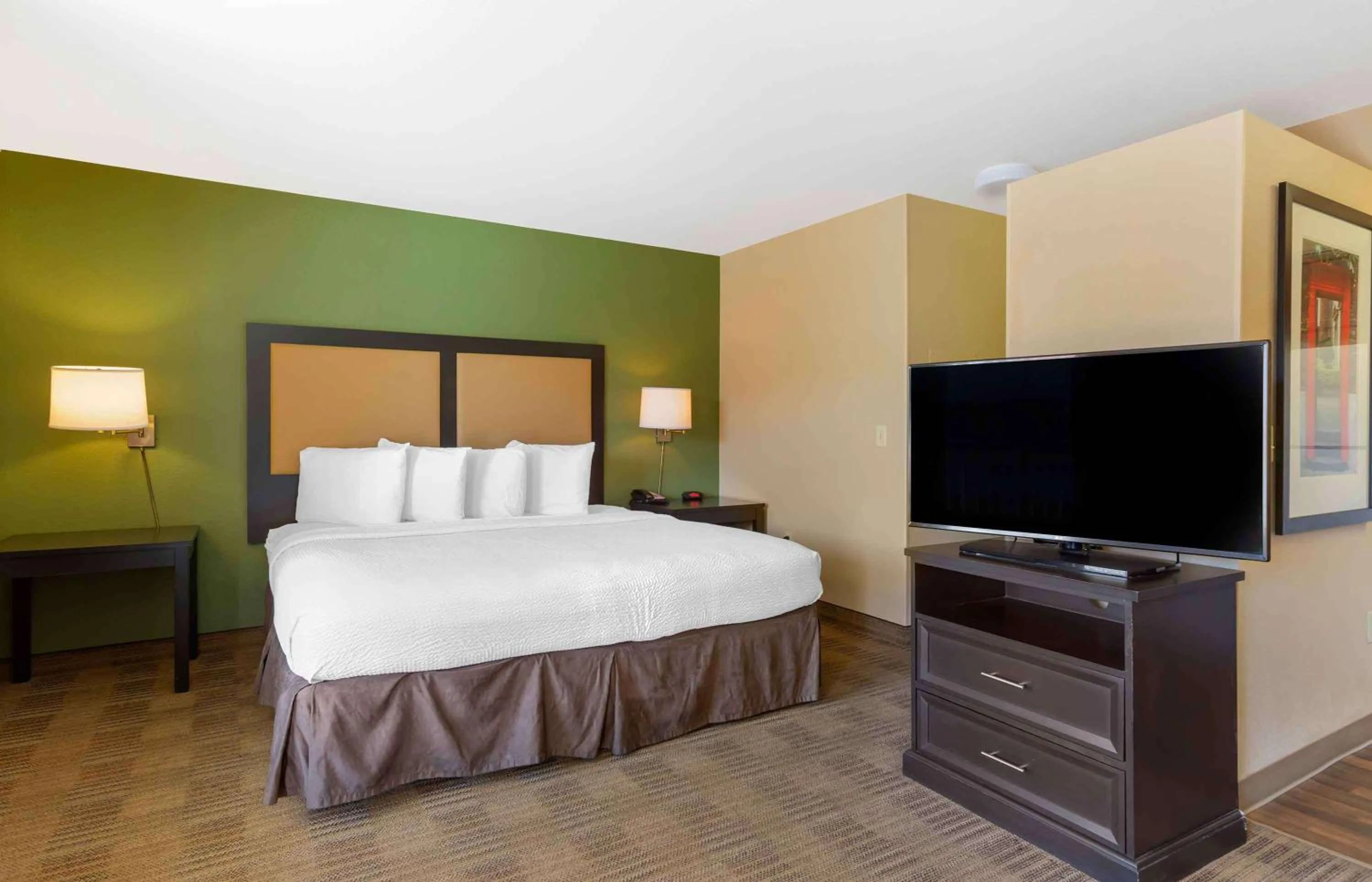 Deluxe Studio with 1 King Bed - Disability Access - Non-Smoking in Extended Stay America Suites - Phoenix - Chandler - E Chandler Blvd