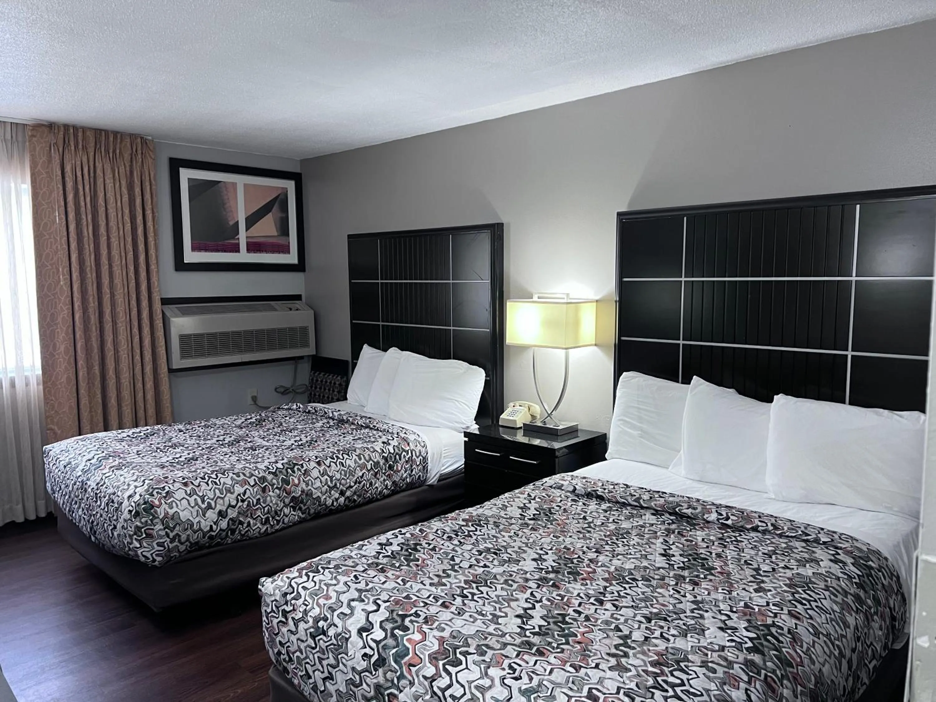 Double Room with Two Double Beds - single occupancy in AmeriVu Inn